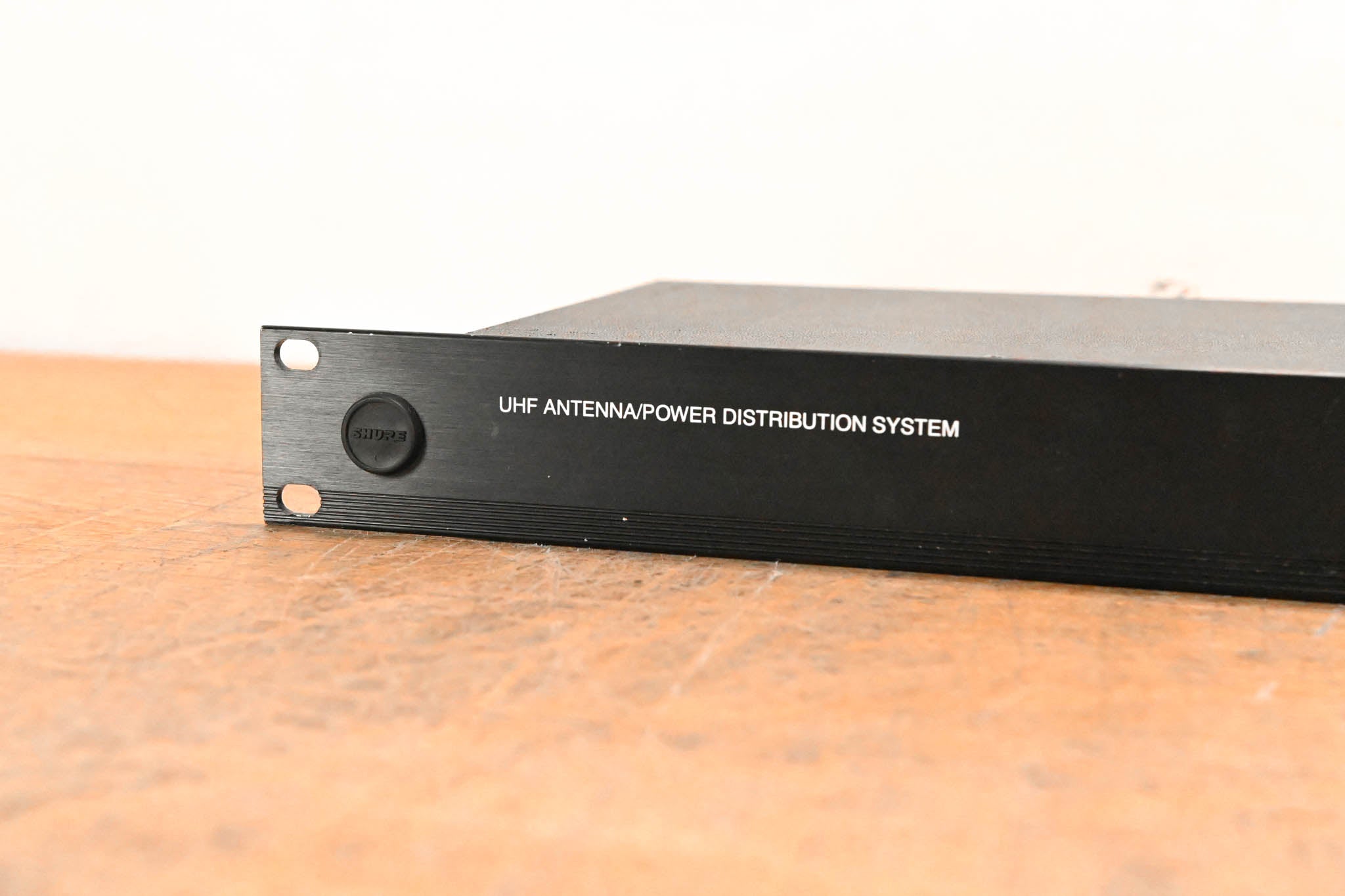 Shure UA844SWB Antenna Distribution System - 470-952 MHz NO POWER SUPPLY