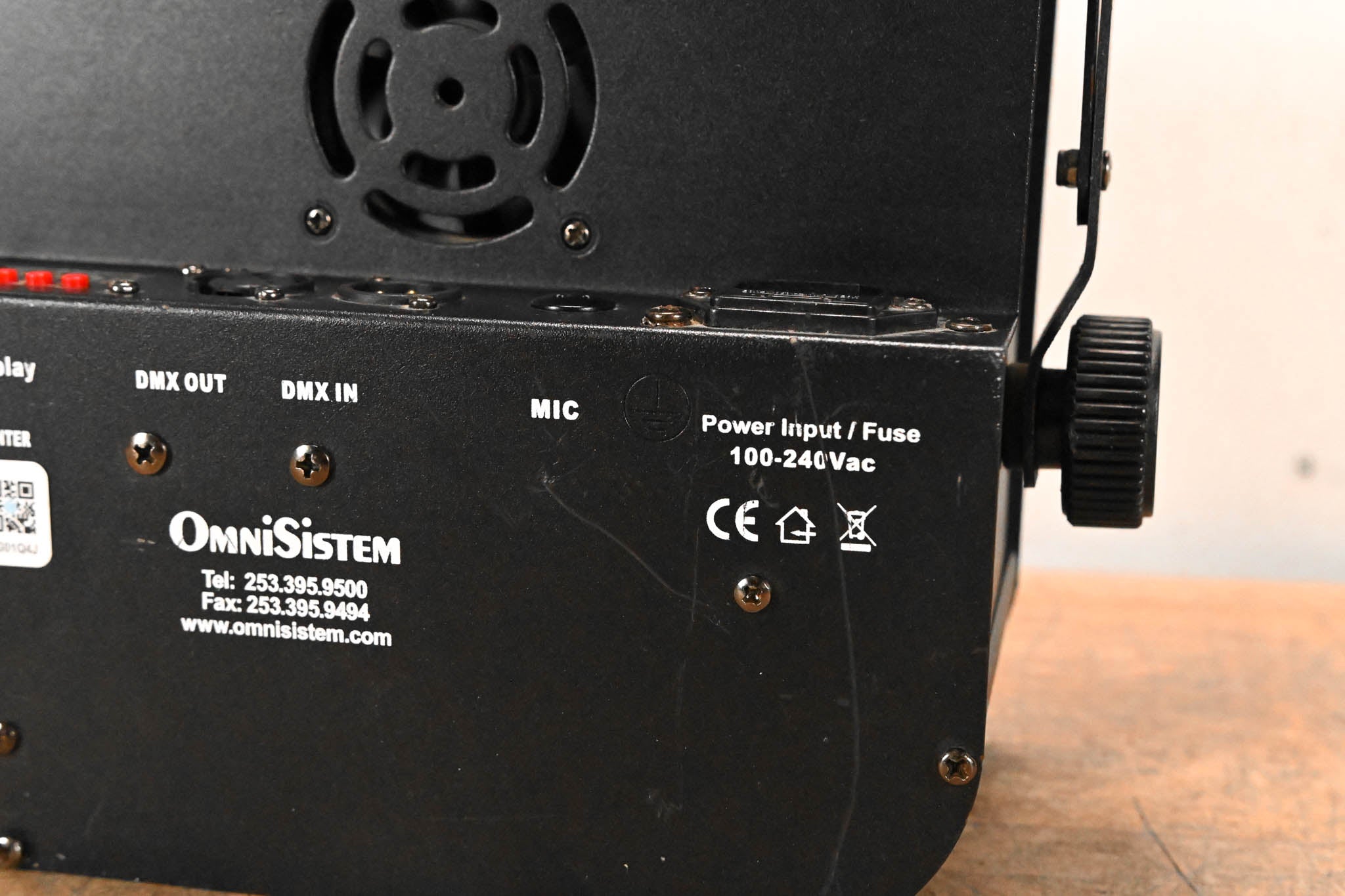 OmniSistem Thin Par Plus RGBW 6 x 10W RGBA Par Can Light