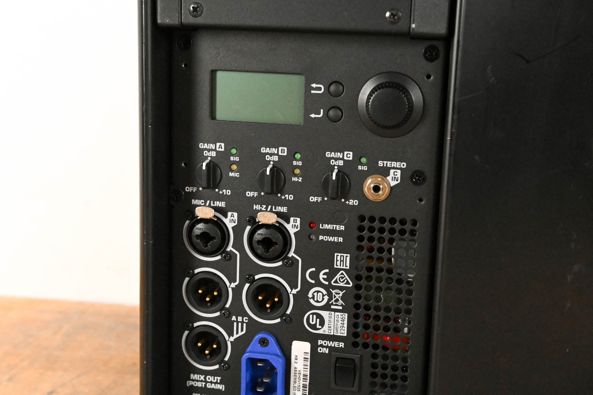 QSC K8.2 8" Two-Way 2000 Watt Powered Portable Loudspeaker