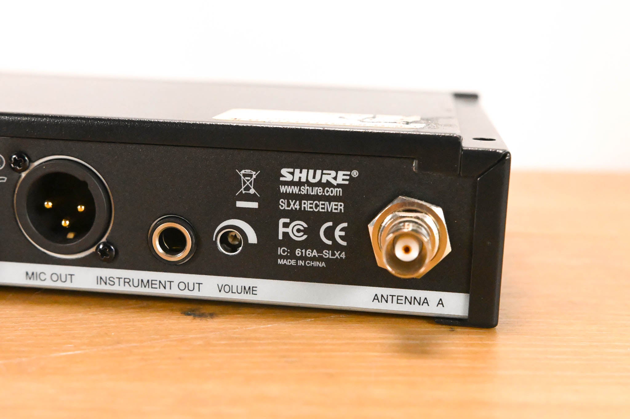 Shure SLX4 Wireless Receiver - H5 Band: 518-542 MHz (NO POWER SUPPLY)