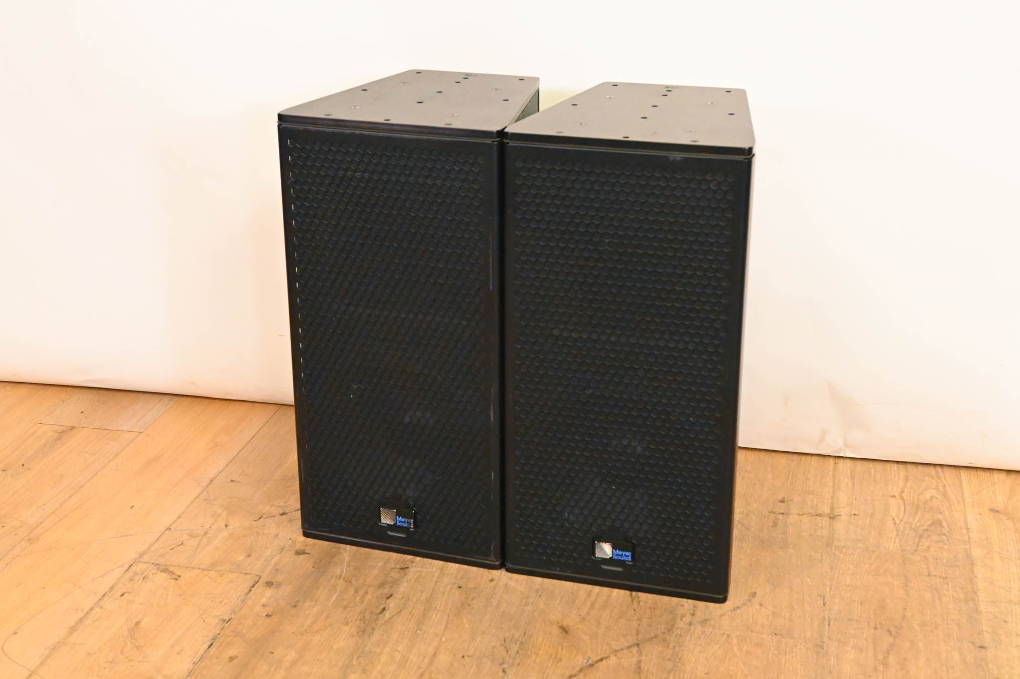 Meyer Sound UPJ-1P Compact VariO Loudspeaker (PAIR)