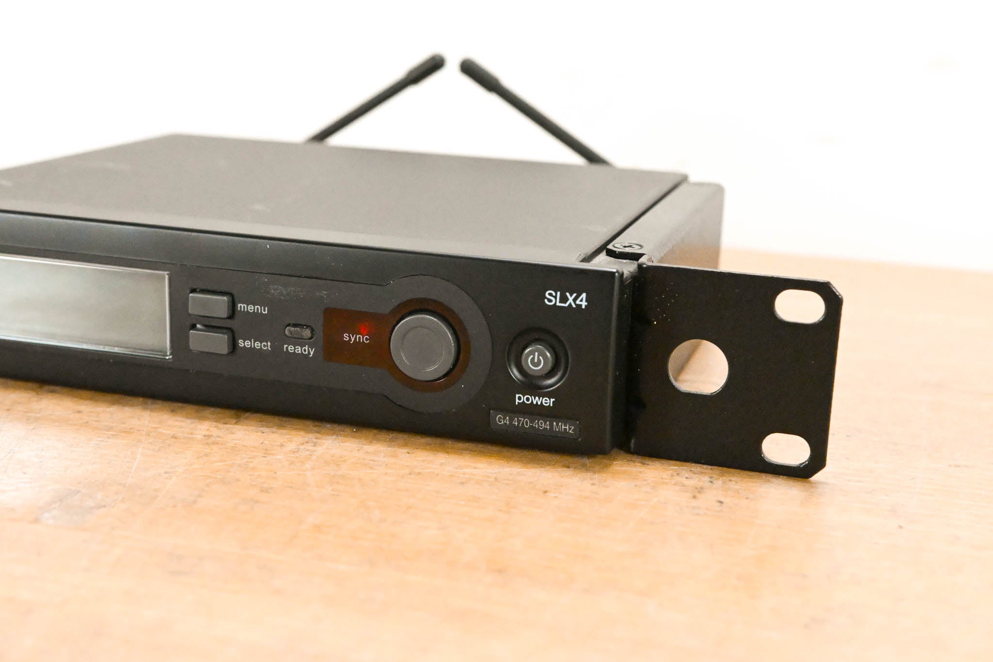 Shure SLX4 Wireless Receiver - G4 Band: 470-494 MHz (NO POWER SUPPLY)