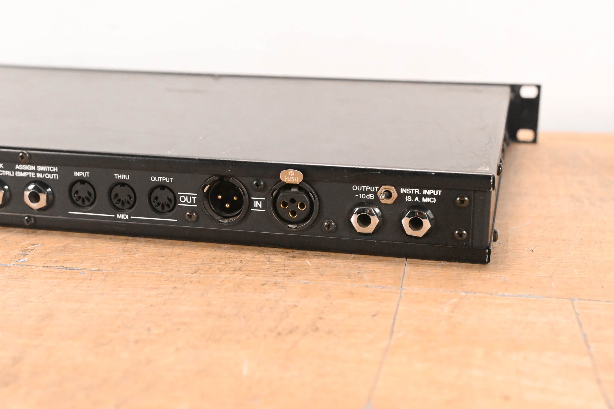 TC Electronic TC 1128 Programmable 28-Band Graphic EQ/Spectrum Analyzer