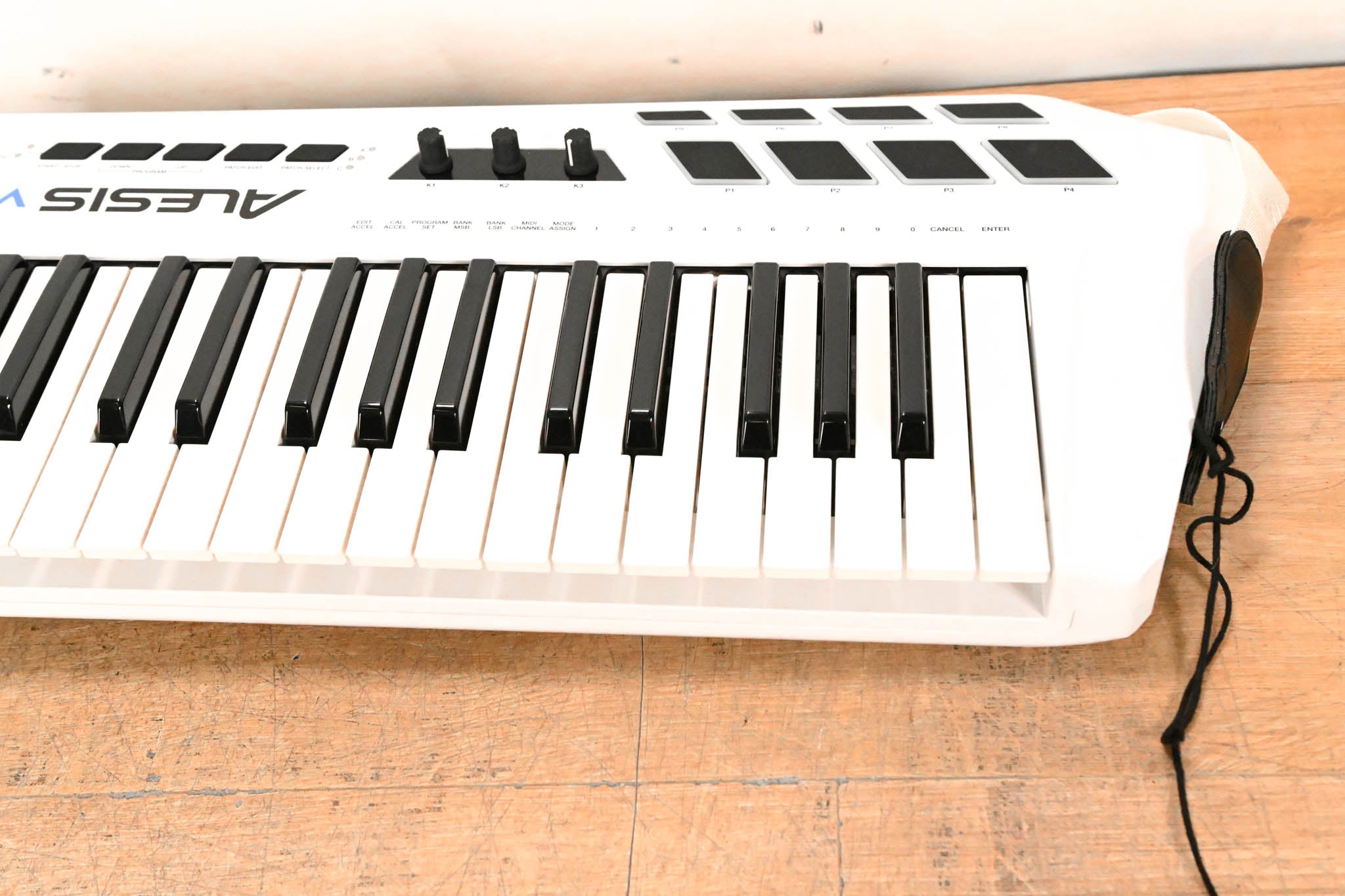 Alesis Vortex USB/MIDI Keytar Controller (NO POWER SUPPLY)