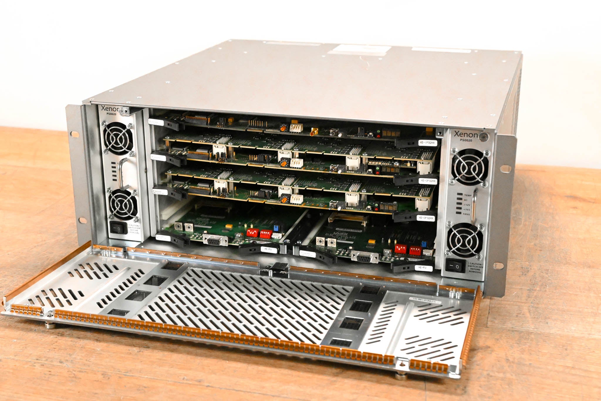 Evertz XE4-64x64 Xenon Multi–Format Router