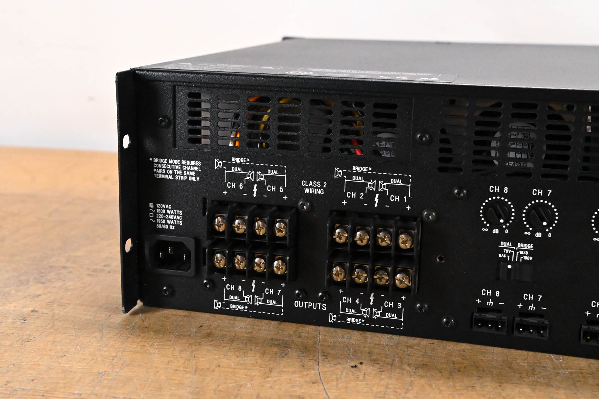 Crown CTs 8200 200W 8-Channel Power Amplifier