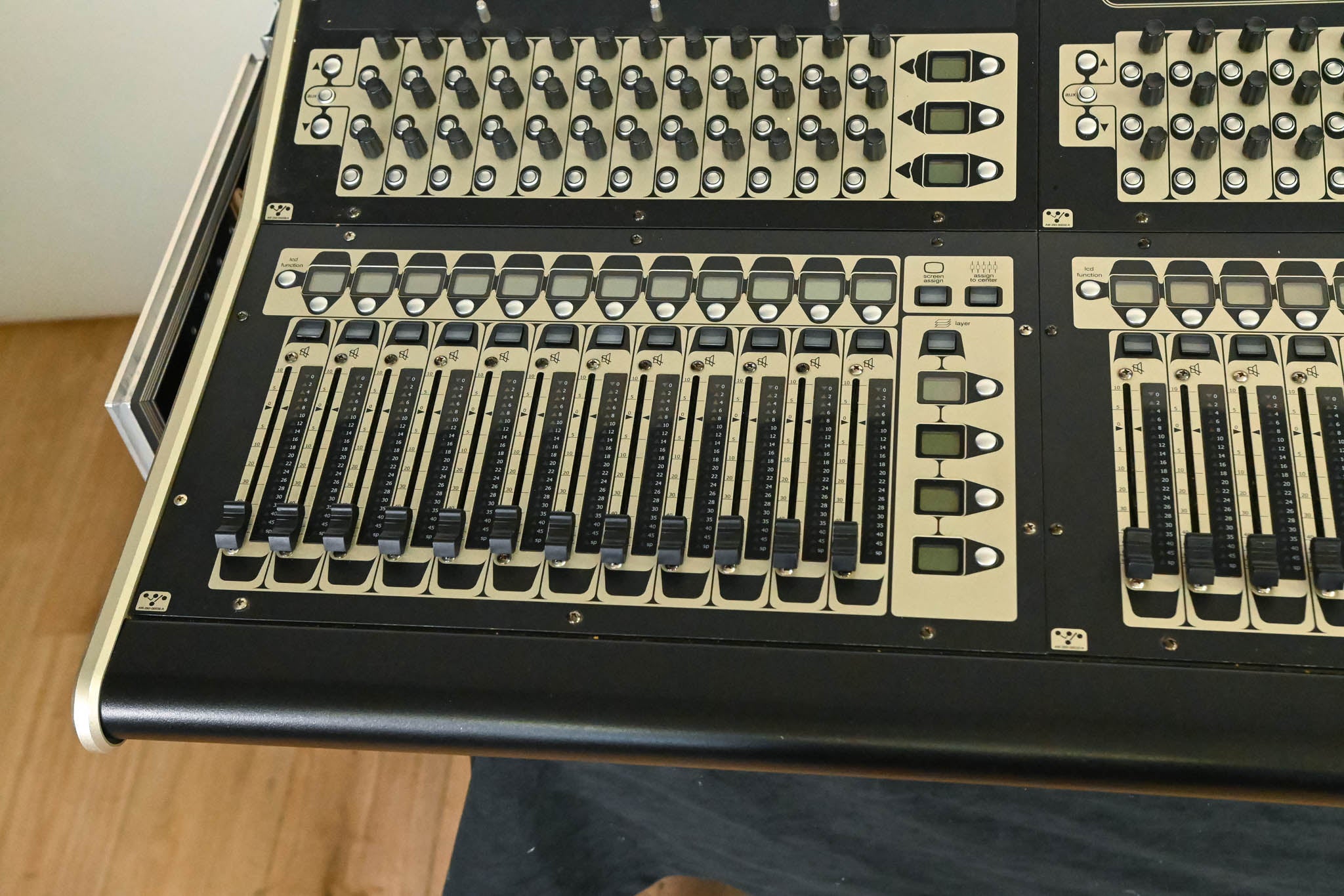 DiGiCo SD8 120-Channel Digital Mixing Console with Road Case
