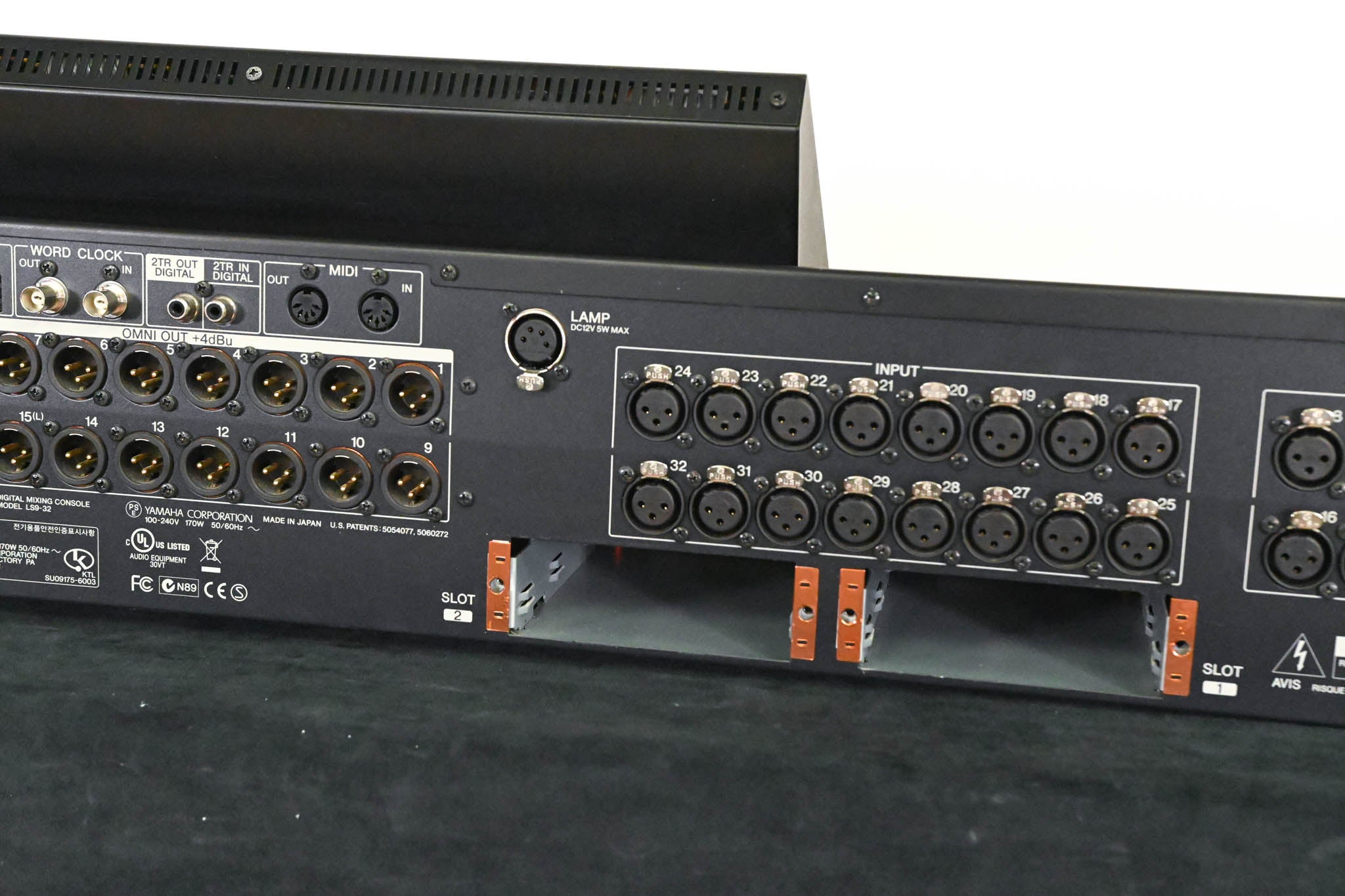 Yamaha LS9-32 32-Input Digital Mixing Console