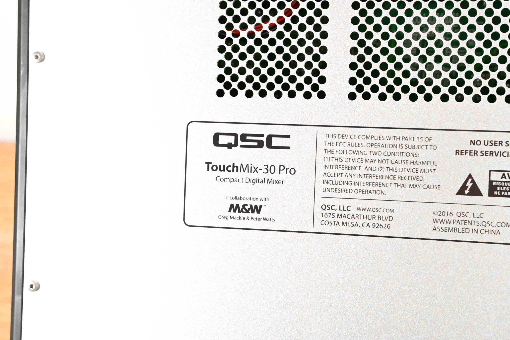 QSC Touchmix-30 Pro 32-Channel Professional Digital Mixer