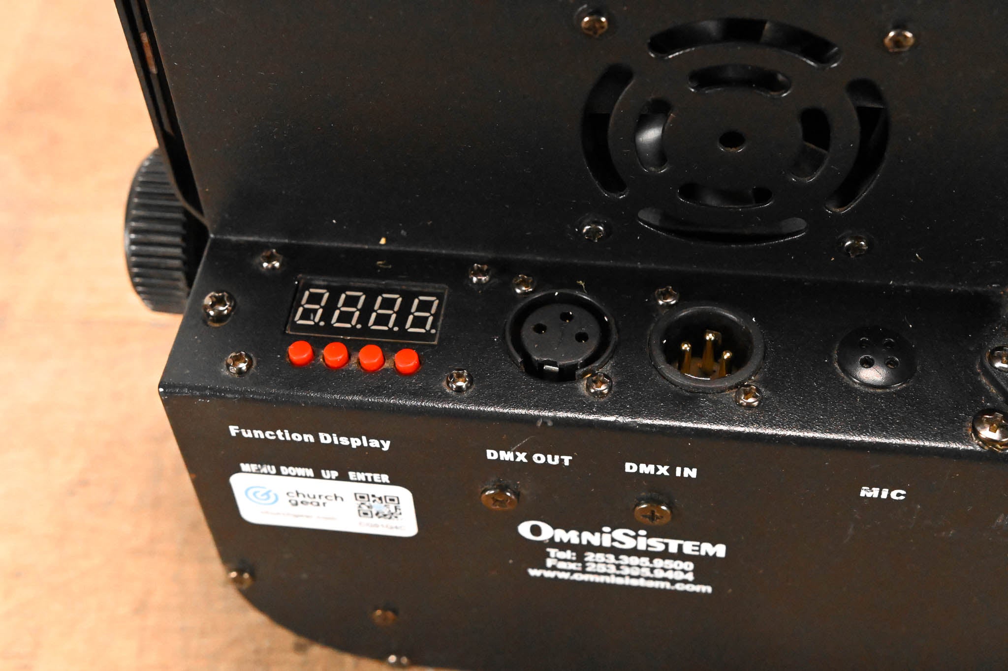 OmniSistem Thin Par Plus RGBW 6 x 10W RGBA Par Can Light