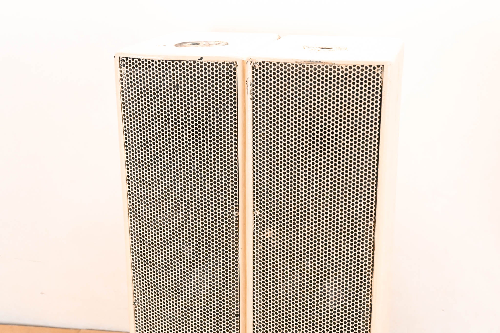 EAW UB52 Two-Way Full-Range Loudspeaker - White (PAIR)