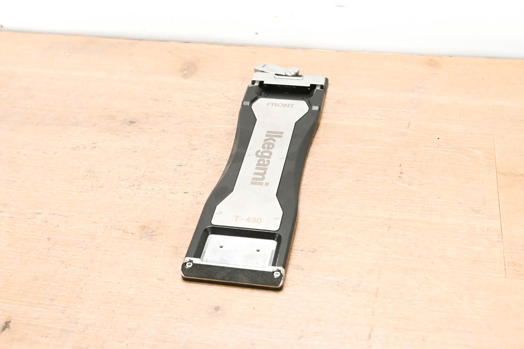 Ikegami T-430 Tripod Mounting Plate
