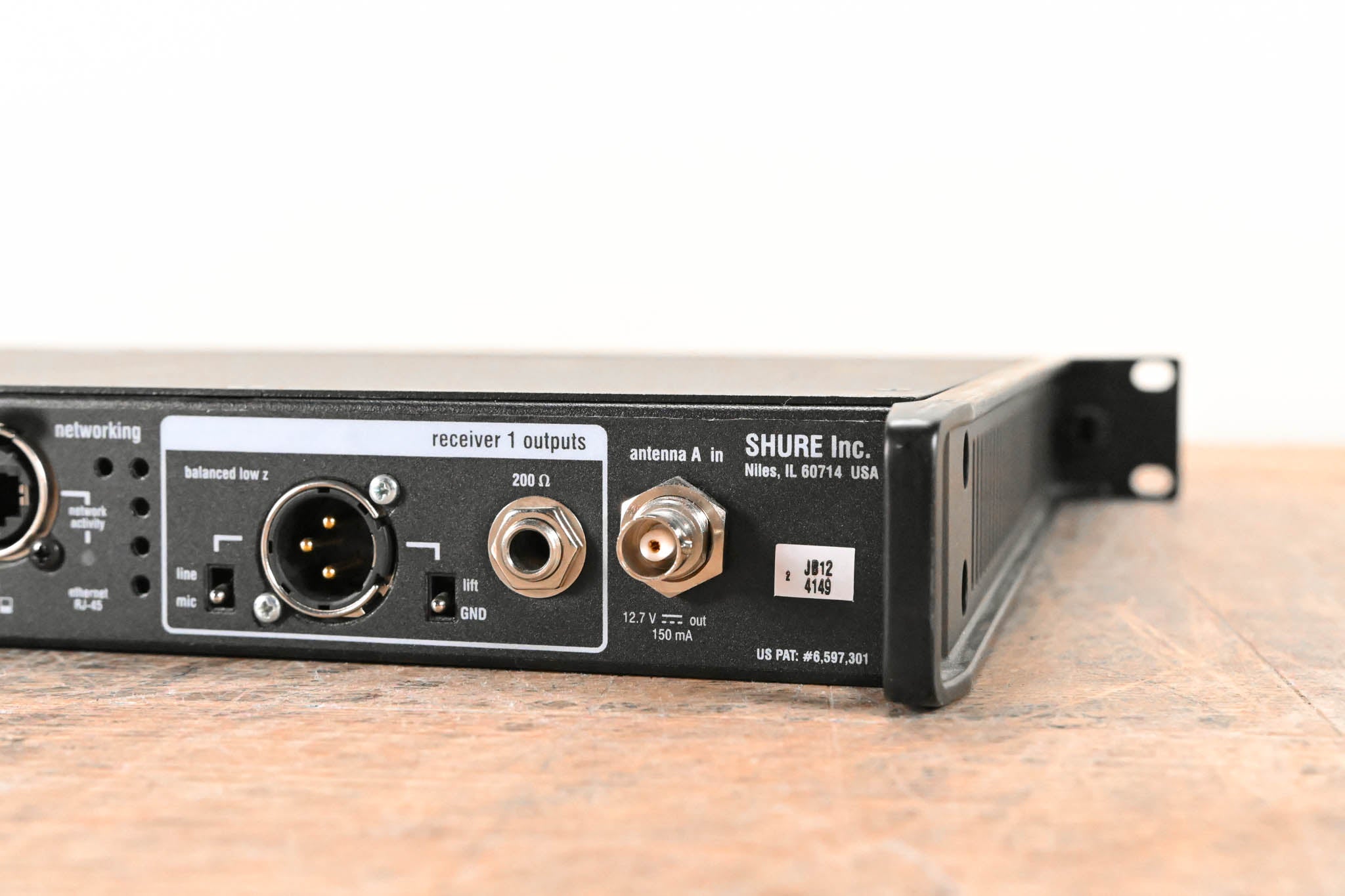 Shure UR4D Dual Wireless Receiver - H4 Band: 518-578 MHz