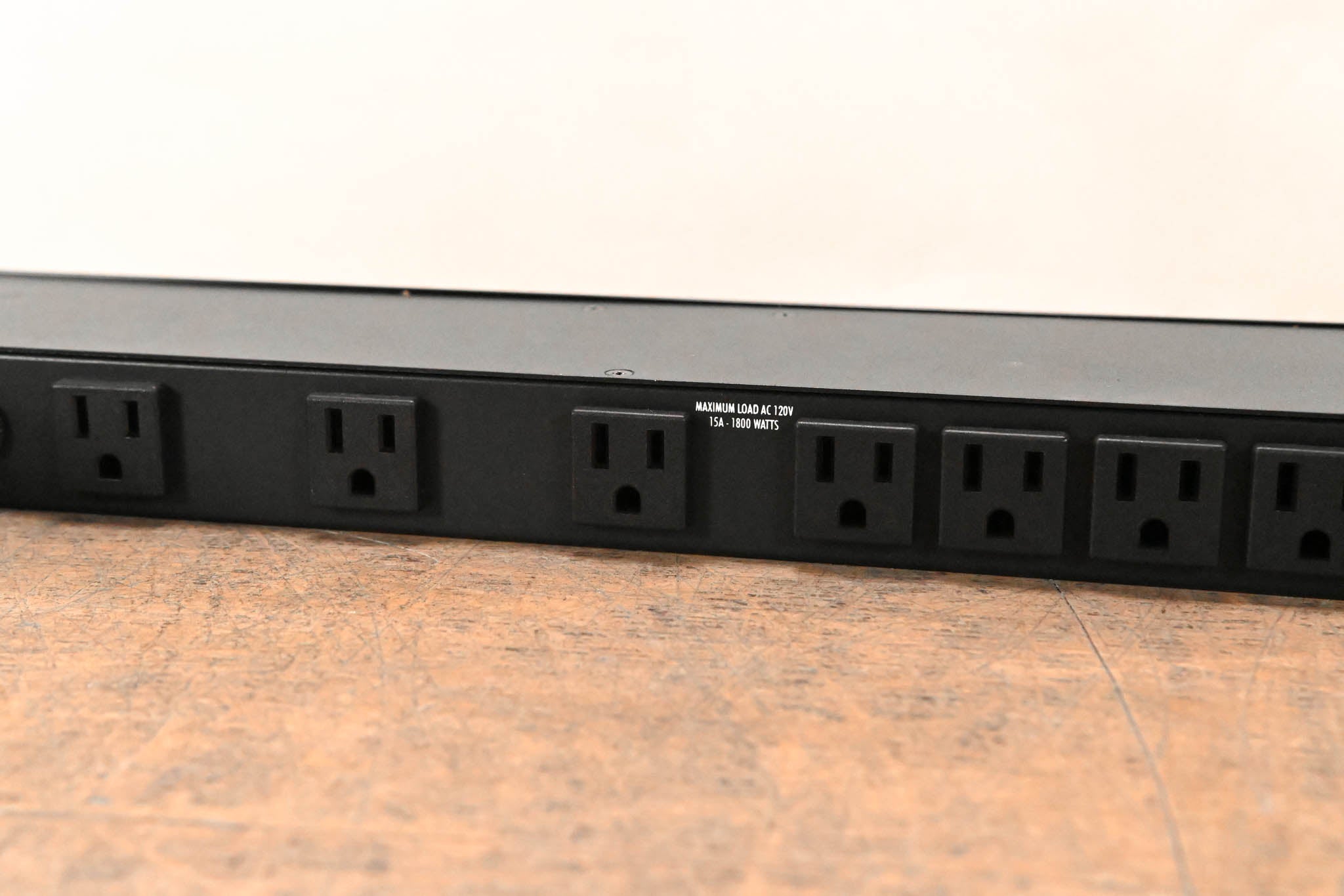Furman M-8x2 8-Outlet Power Conditioner