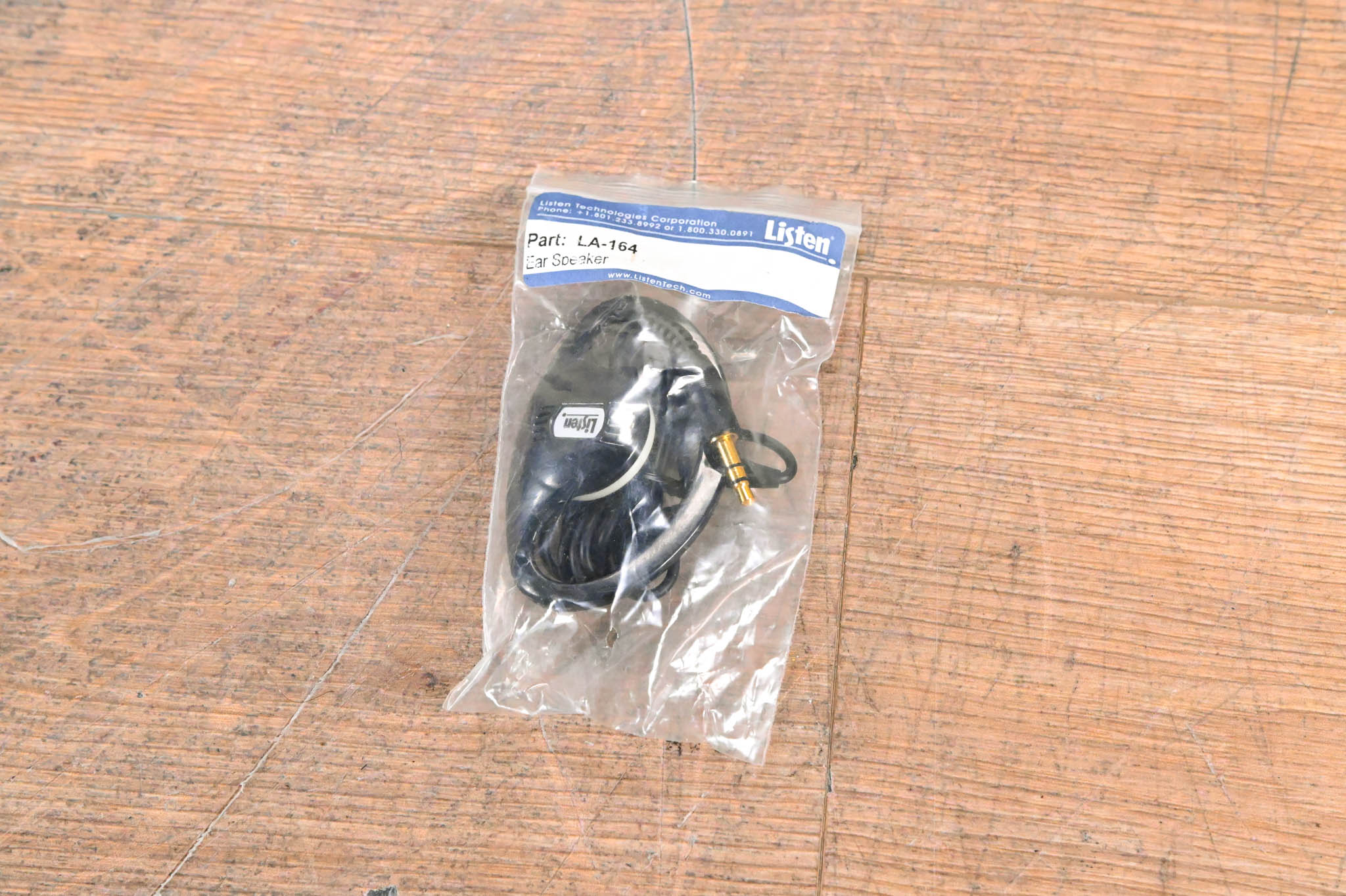 Listen Technologies LR-400-216 Receiver Set w/ Charging Case & Earpieces