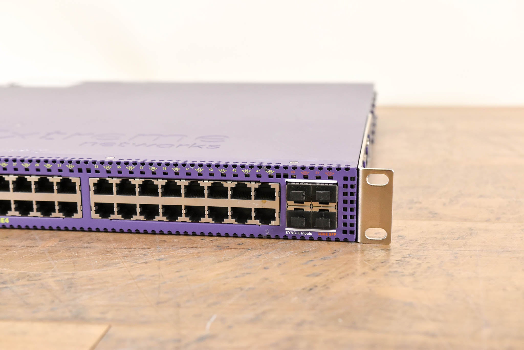 Extreme Networks Summit X460-G2-48p-GE4 Ethernet Switch