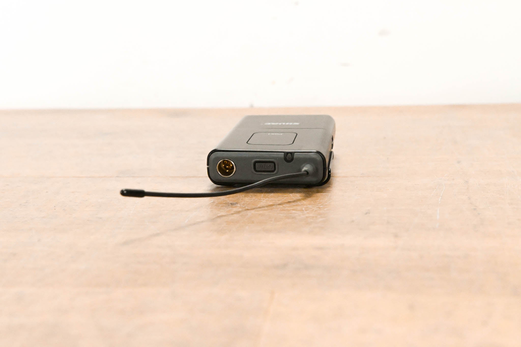 Shure PGX14 Wireless Beltpack System - J6 Band: 572-590 MHz