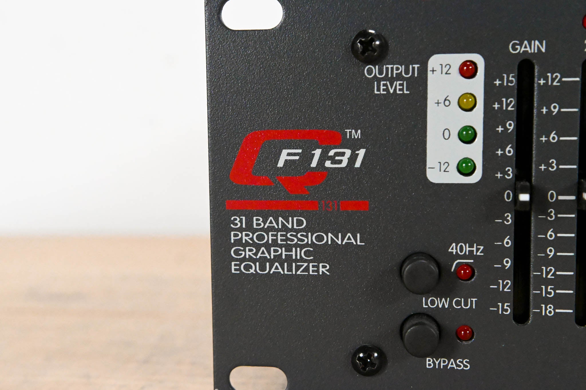 Peavey QF 131 31-Band Graphic Equalizer