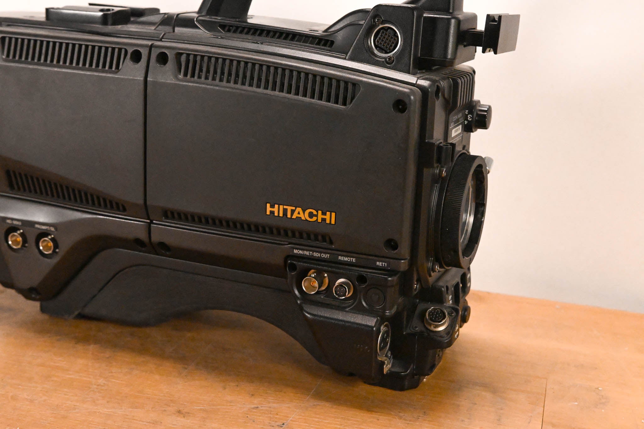 Hitachi Z-HD5000 HDTV Camera with CA-HF1000 Camera Adaptor
