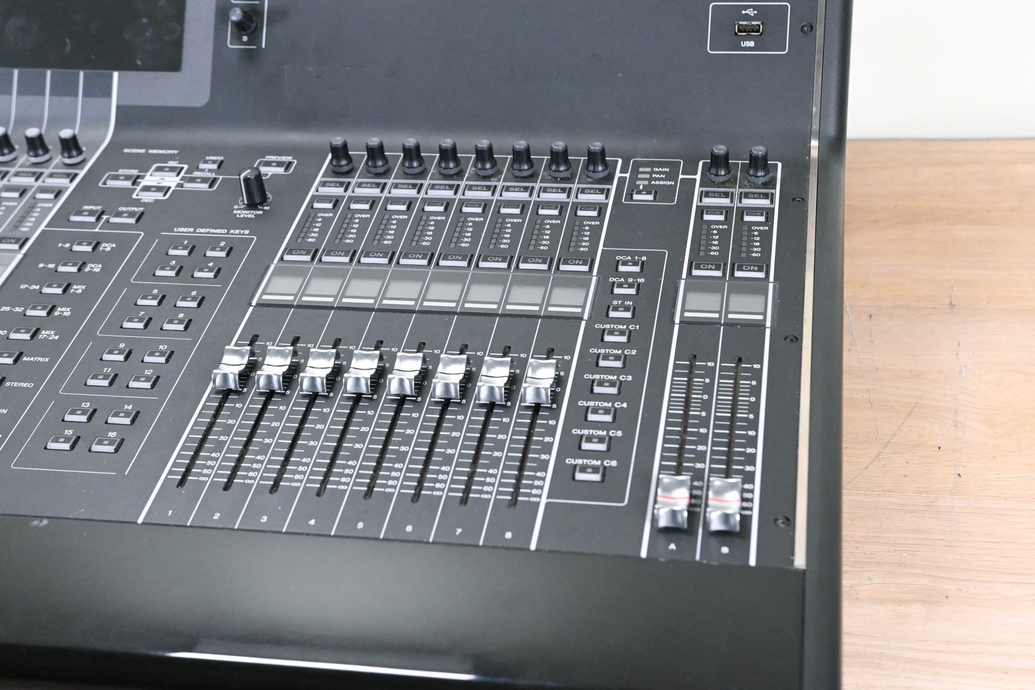 Yamaha CL5 72-Channel Digital Mixing Console