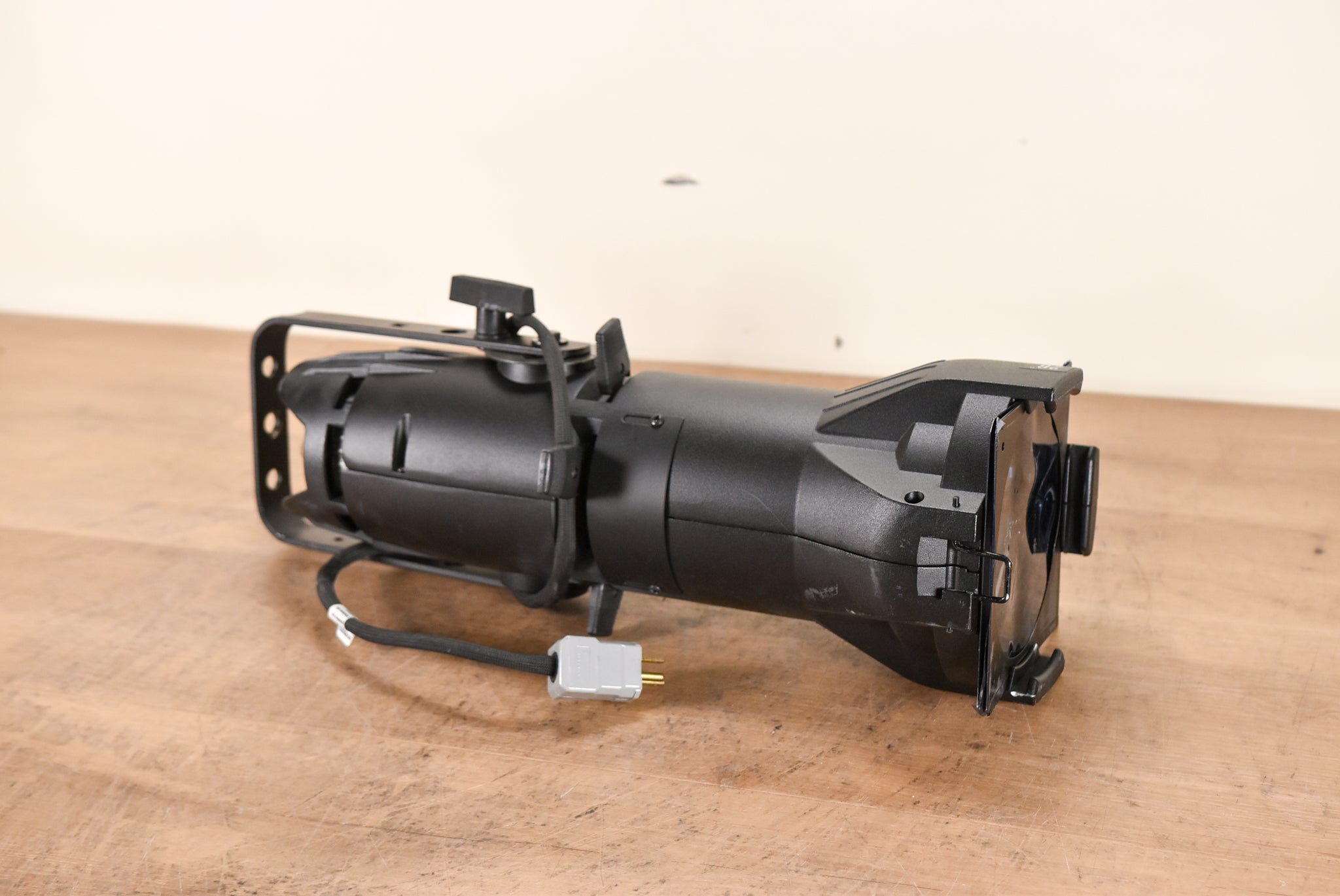 ETC Source Four Jr 26 Degree 575 Ellipsoidal Light