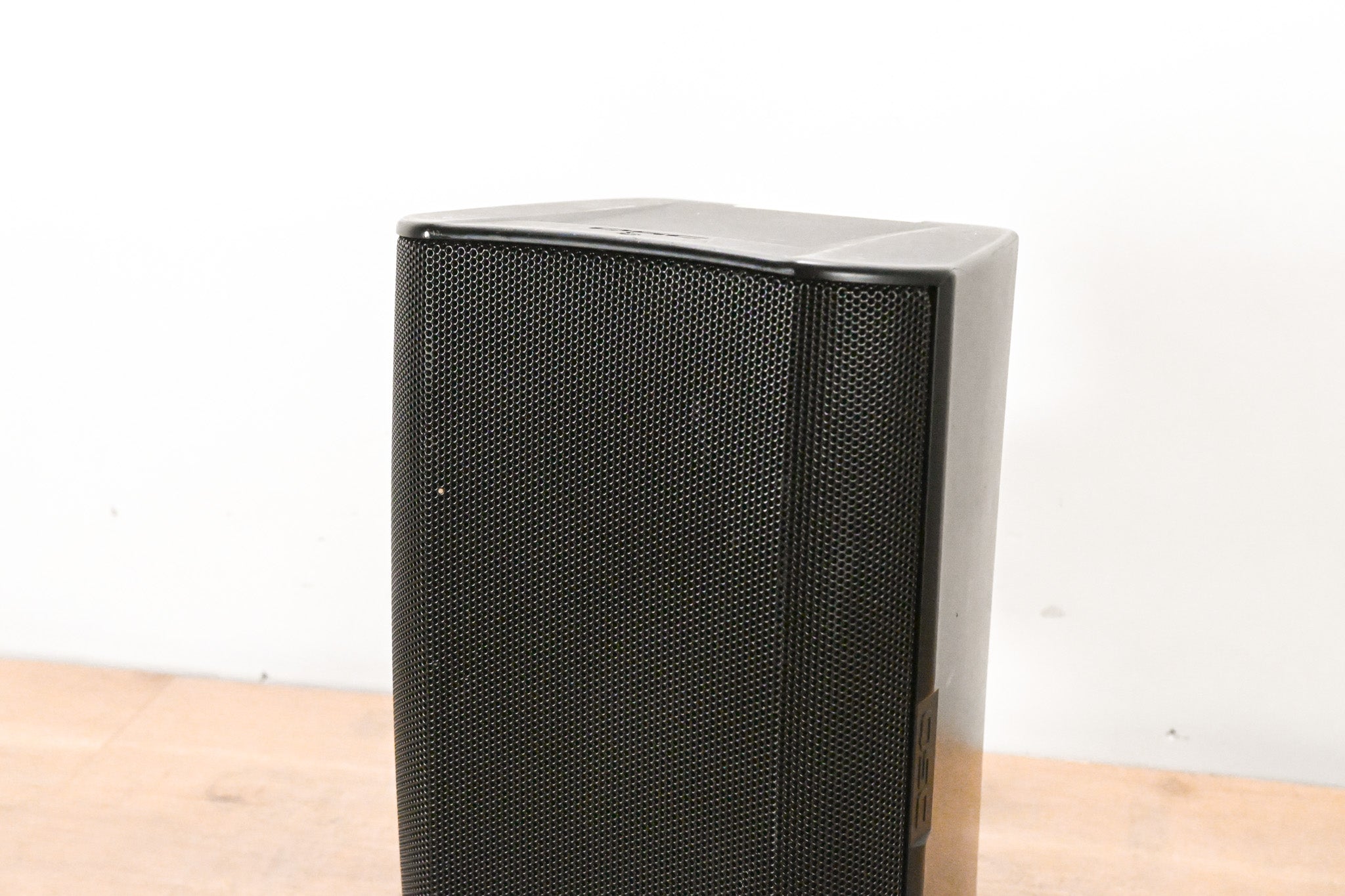 QSC AD-S6T AcousticDesign Series 6.5" 2-Way 150W Loudspeaker