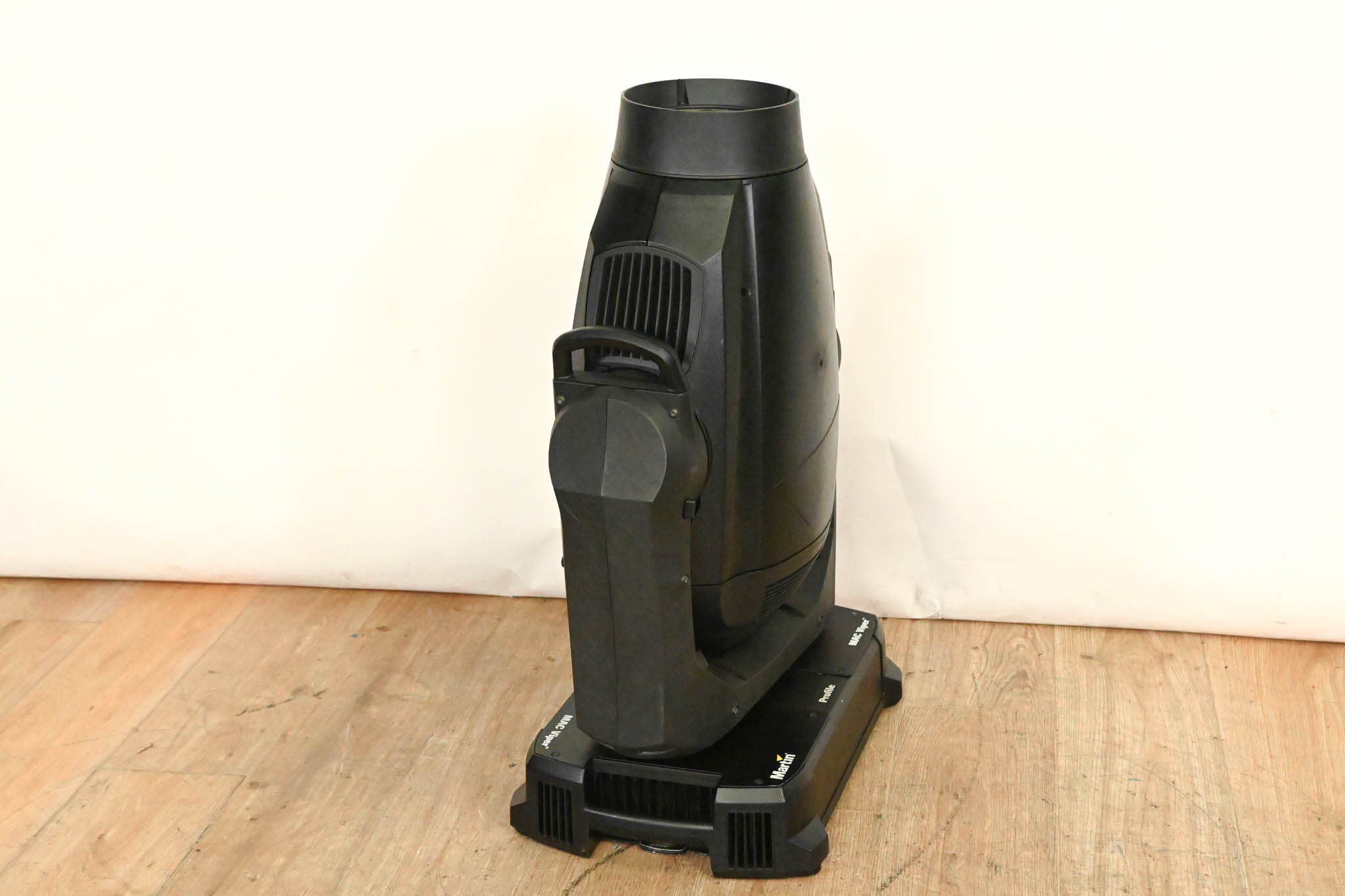 Martin MAC Viper Profile High Output Discharge-Based Moving Light