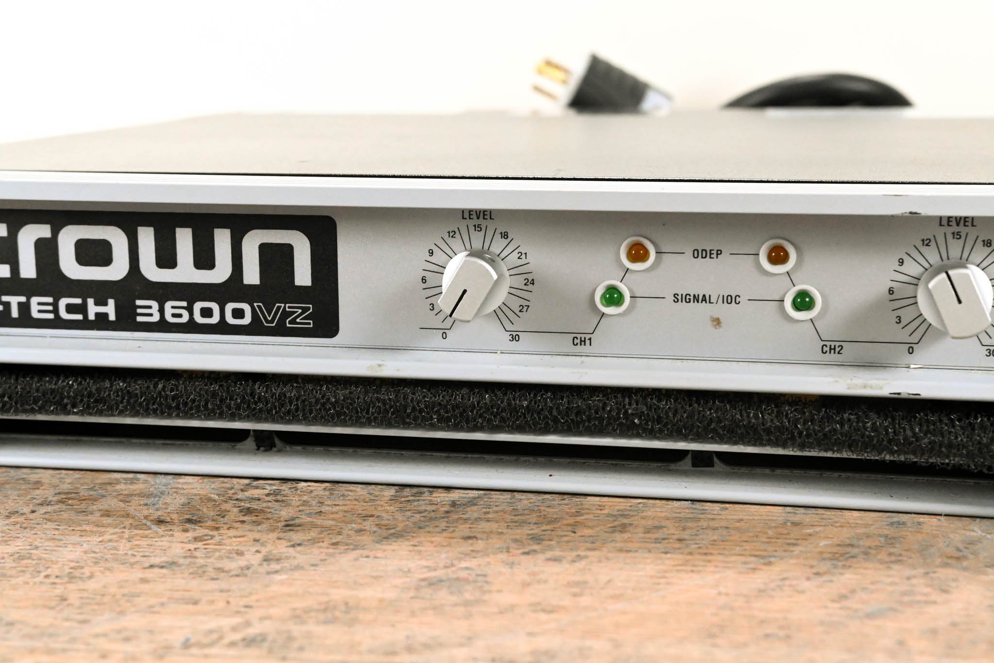 Crown Macro-Tech 3600VZ 2-Channel Power Amplifier