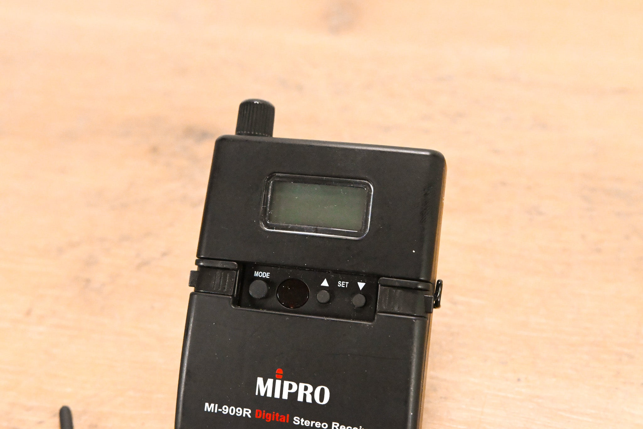 Mipro MI-909T/R Digital IEM System - 5E Range: 480-544 MHz (NO PSU)