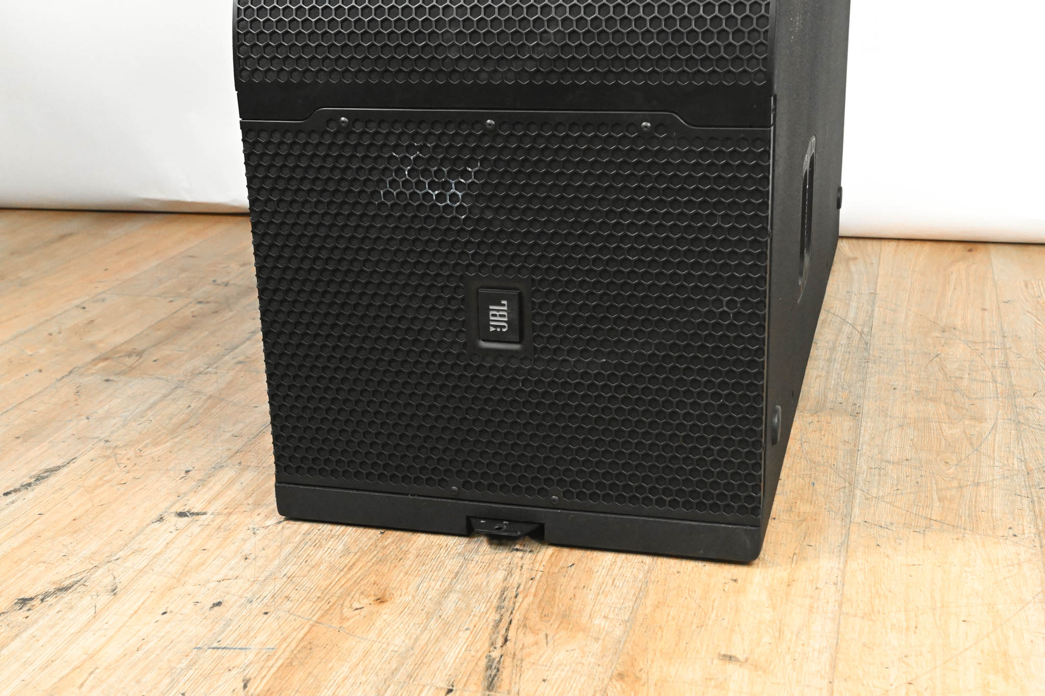 JBL VTX G28 Ground-Stackable Dual 18-inch Subwoofer