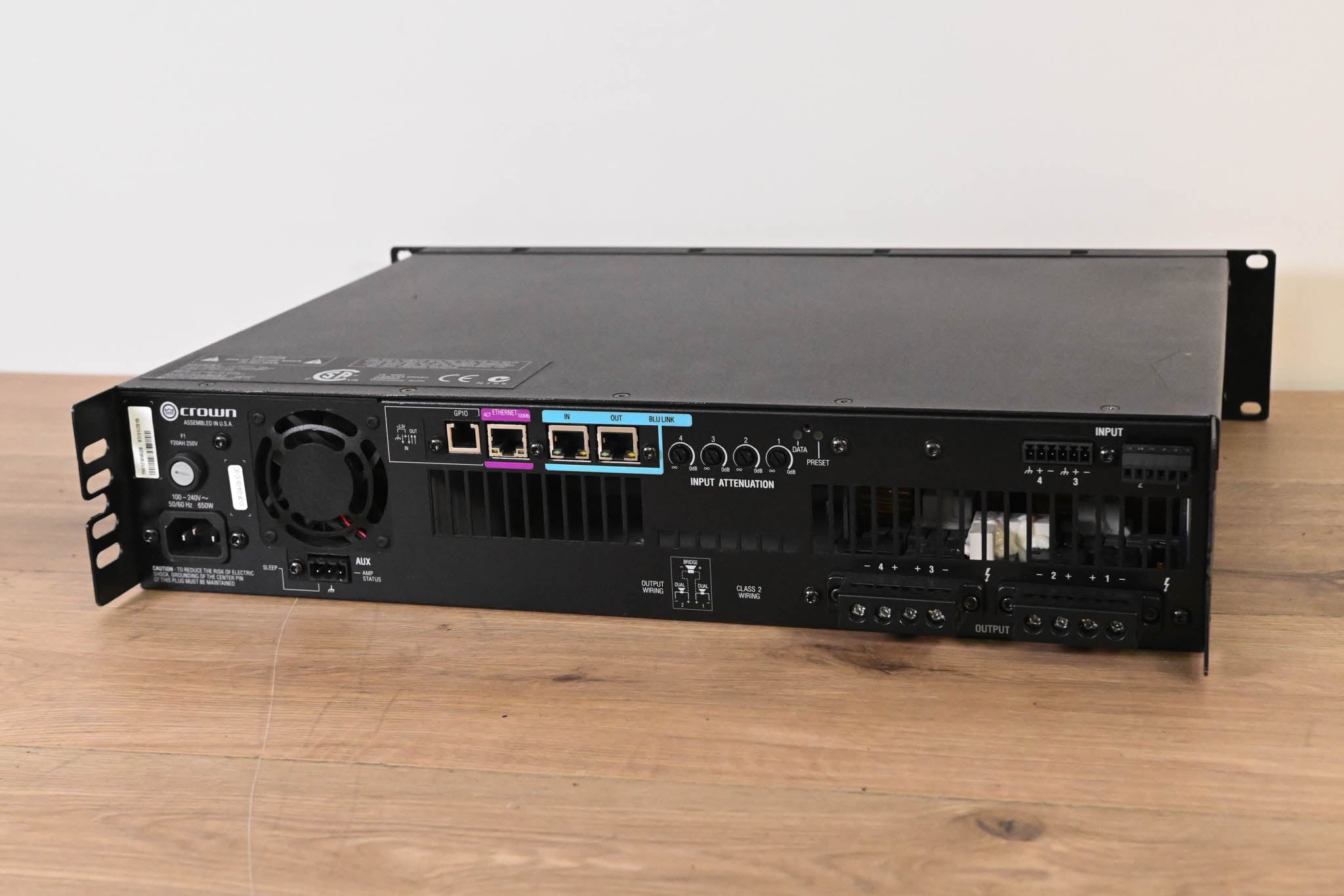 Crown DCi 4|300N DriveCore Install 4-Channel Power Amplifier