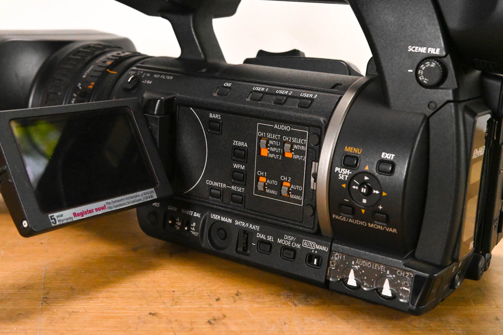 Panasonic AG-HPX255P P2 HD Handheld Camcorder