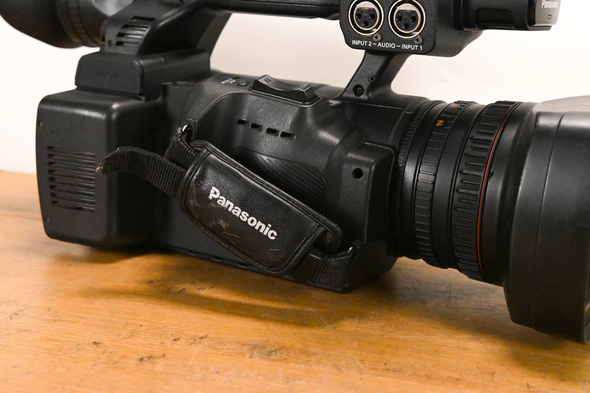 Panasonic AG-HPX255P P2 HD Handheld Camcorder