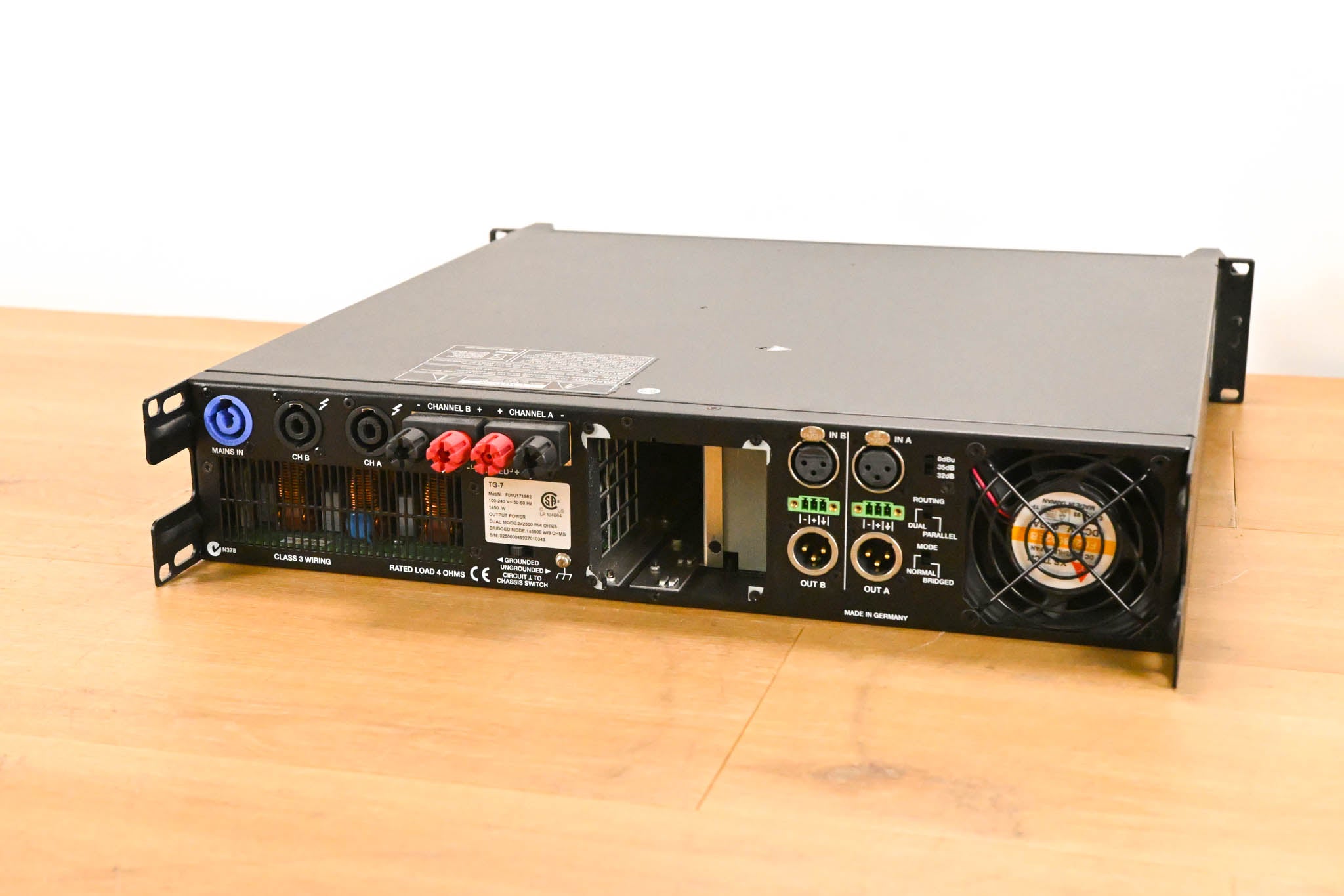 Electro-Voice (EV) TG-7 Tour-Grade Stereo Power Amplifier