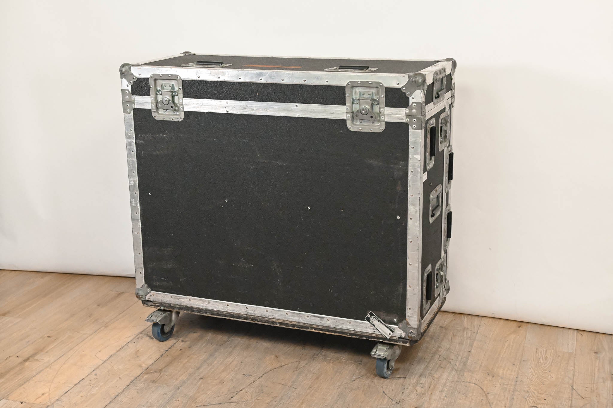 Roland M-5000 Live Mixing Console with Road Case