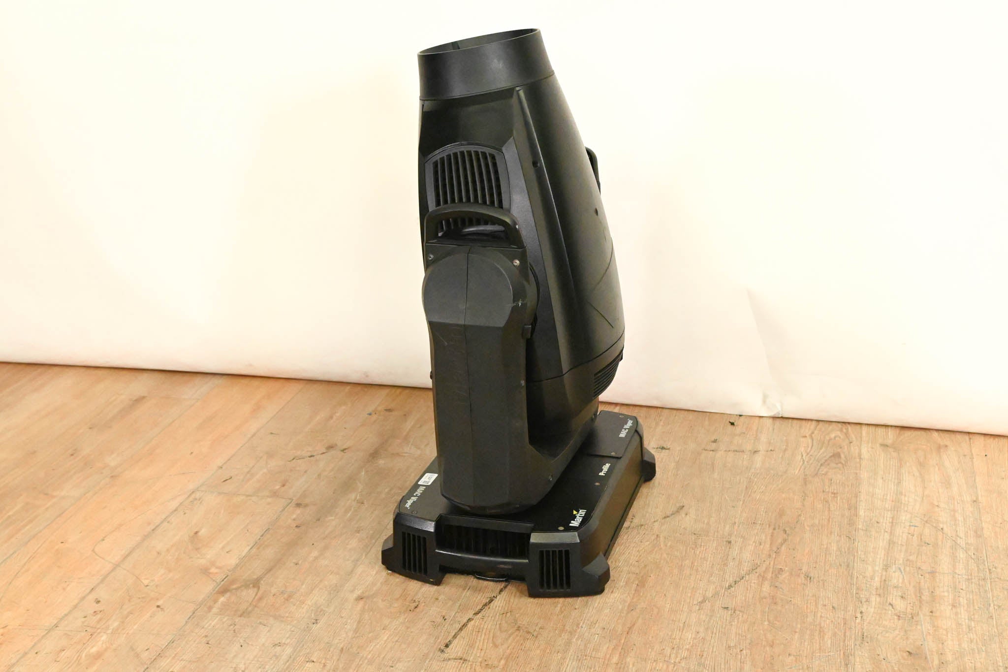 Martin MAC Viper Profile High Output Discharge-Based Moving Light