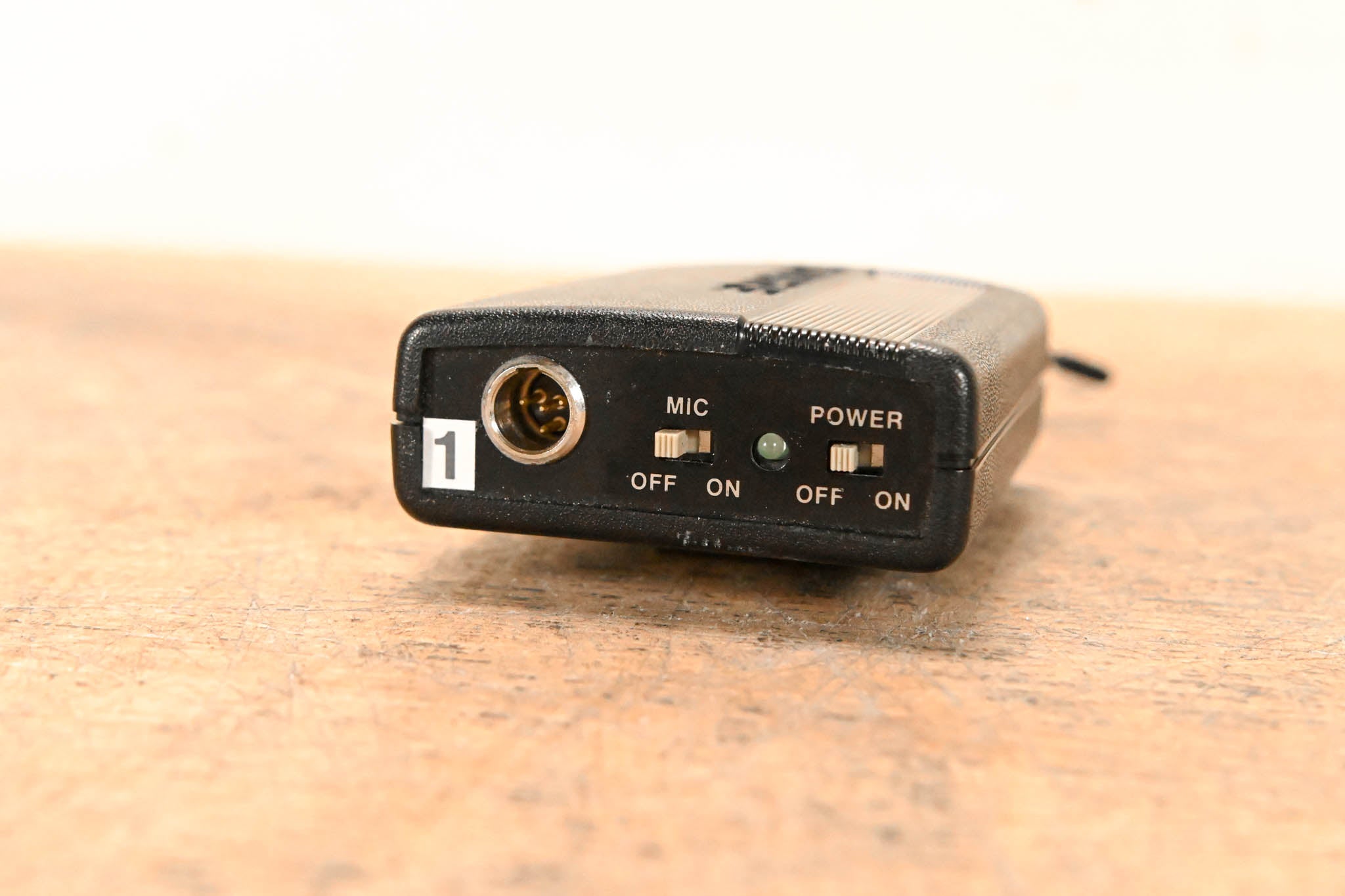 Shure L11-W Wireless Bodypack Transmitter - W Band: 171.845 MHz