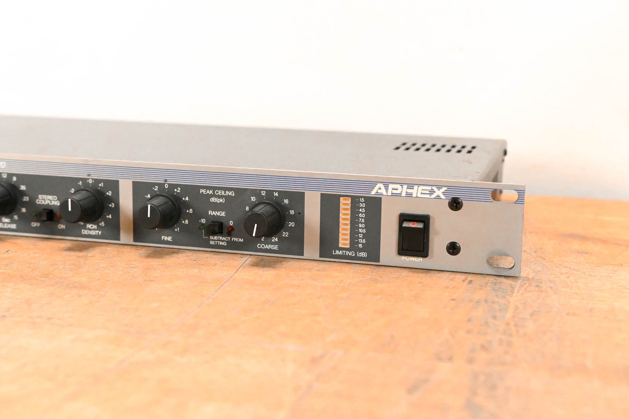 Aphex 720 DOMINATOR II Precision Multiband Peak Limiter