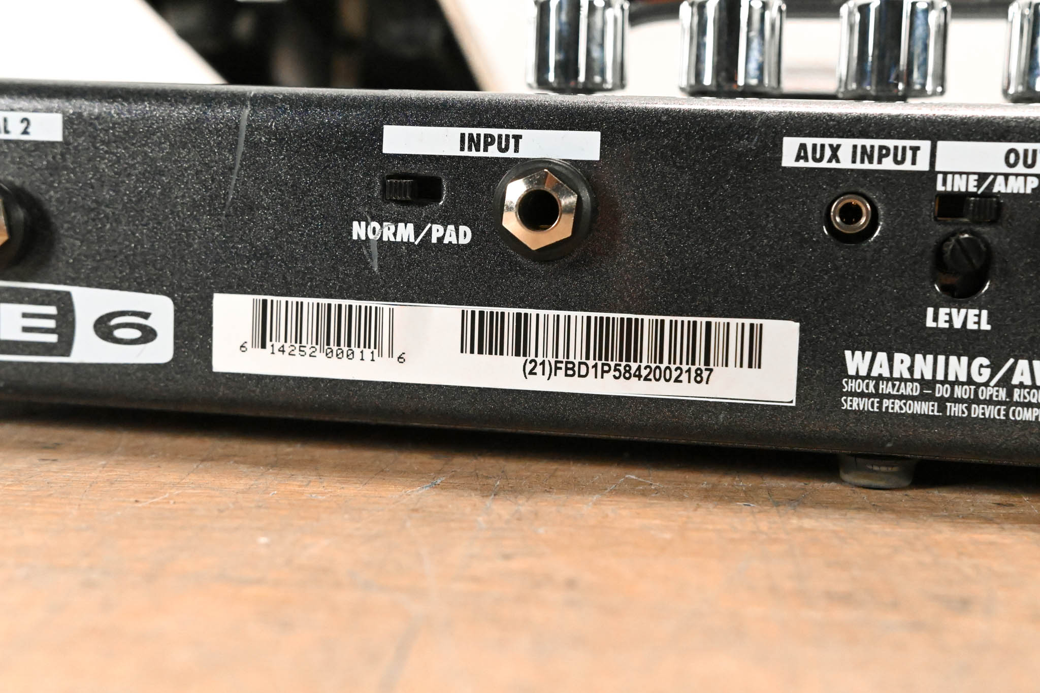 Line 6 Bass POD XT Live Multi-Effects Pedalboard (NO POWER SUPPLY)