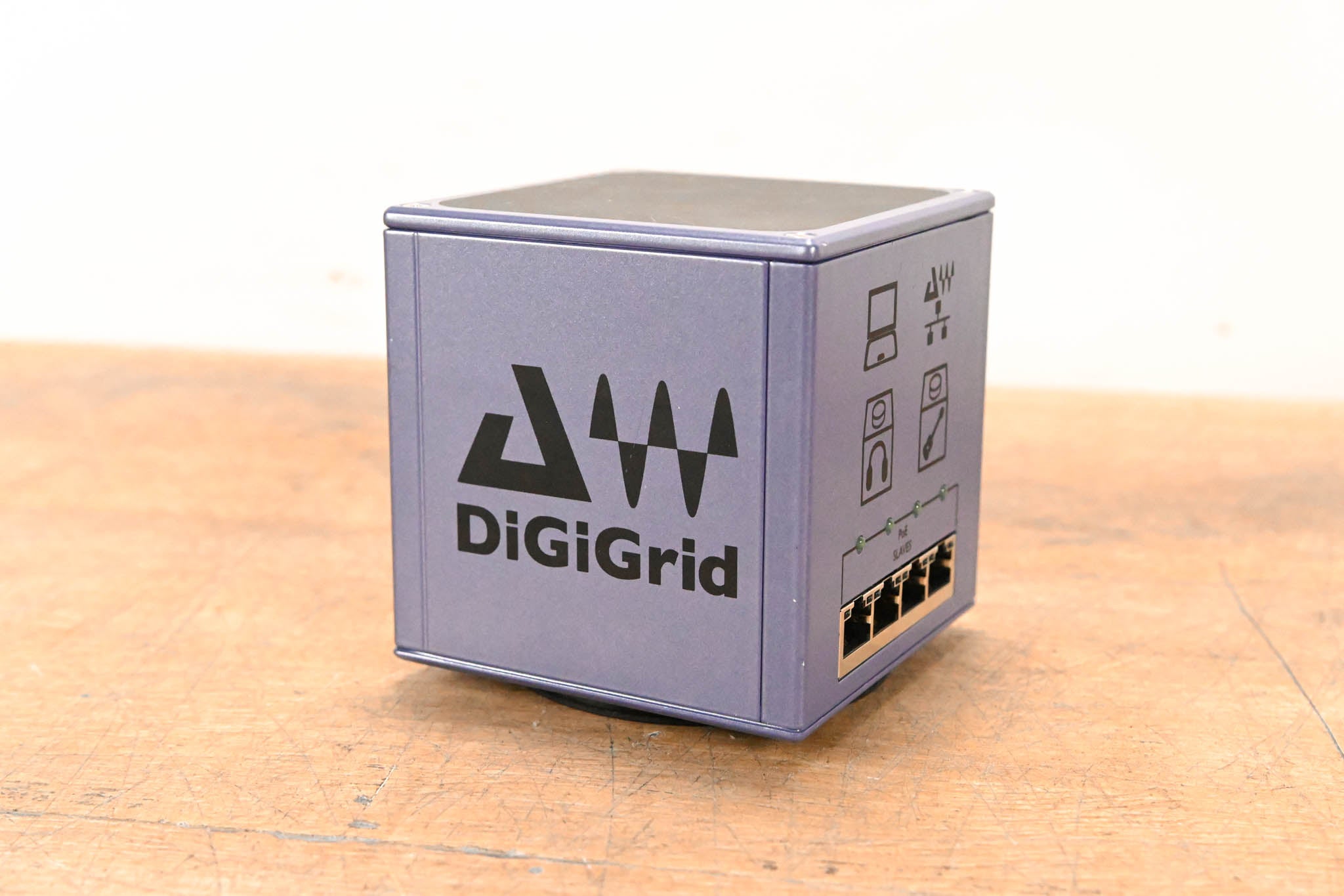 Waves DigiGrid S Gigabit Ethernet Switch with PoE (NO POWER SUPPLY)
