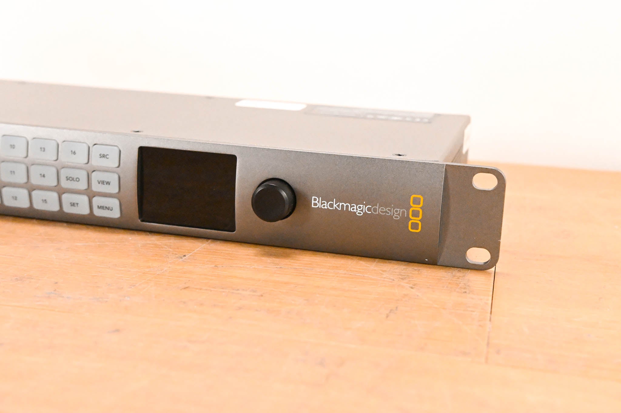 Blackmagic Design MultiView 16 16-source Monitor System