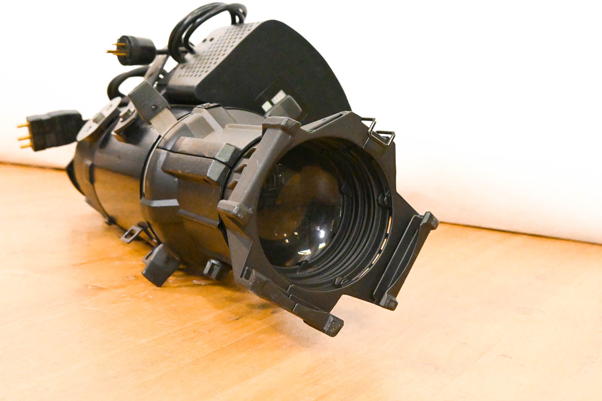 ETC Source Four 750 26 Degree Leko w/OceanOptics SeaChanger Color Engine