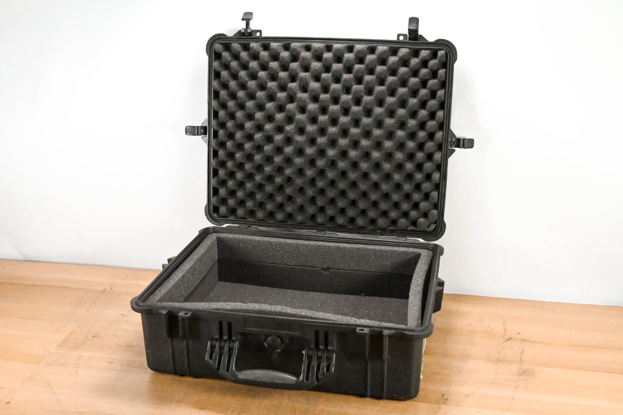 Pelican 1600 Protector Case