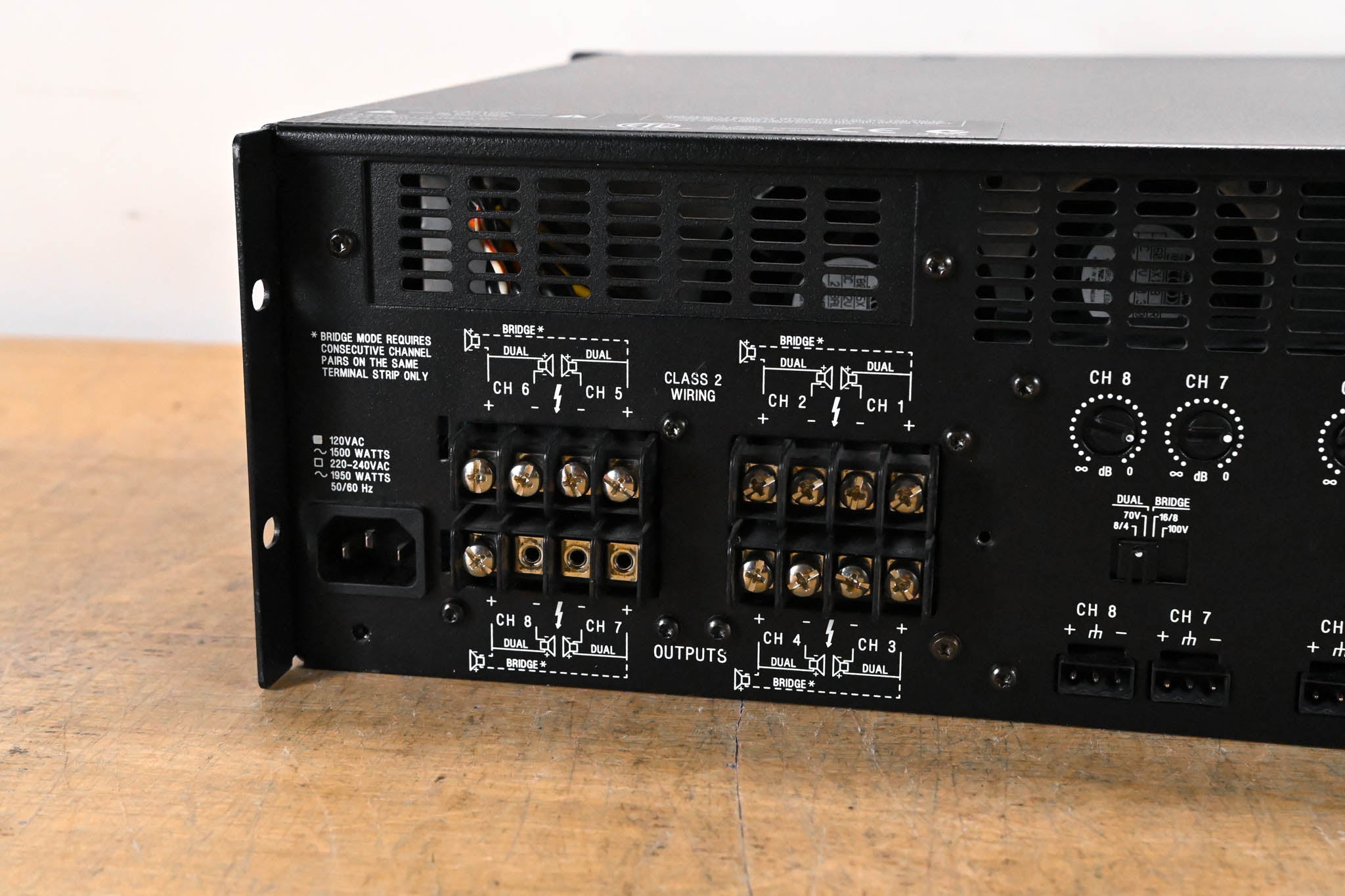 Crown CTs 8200 200W 8-Channel Power Amplifier