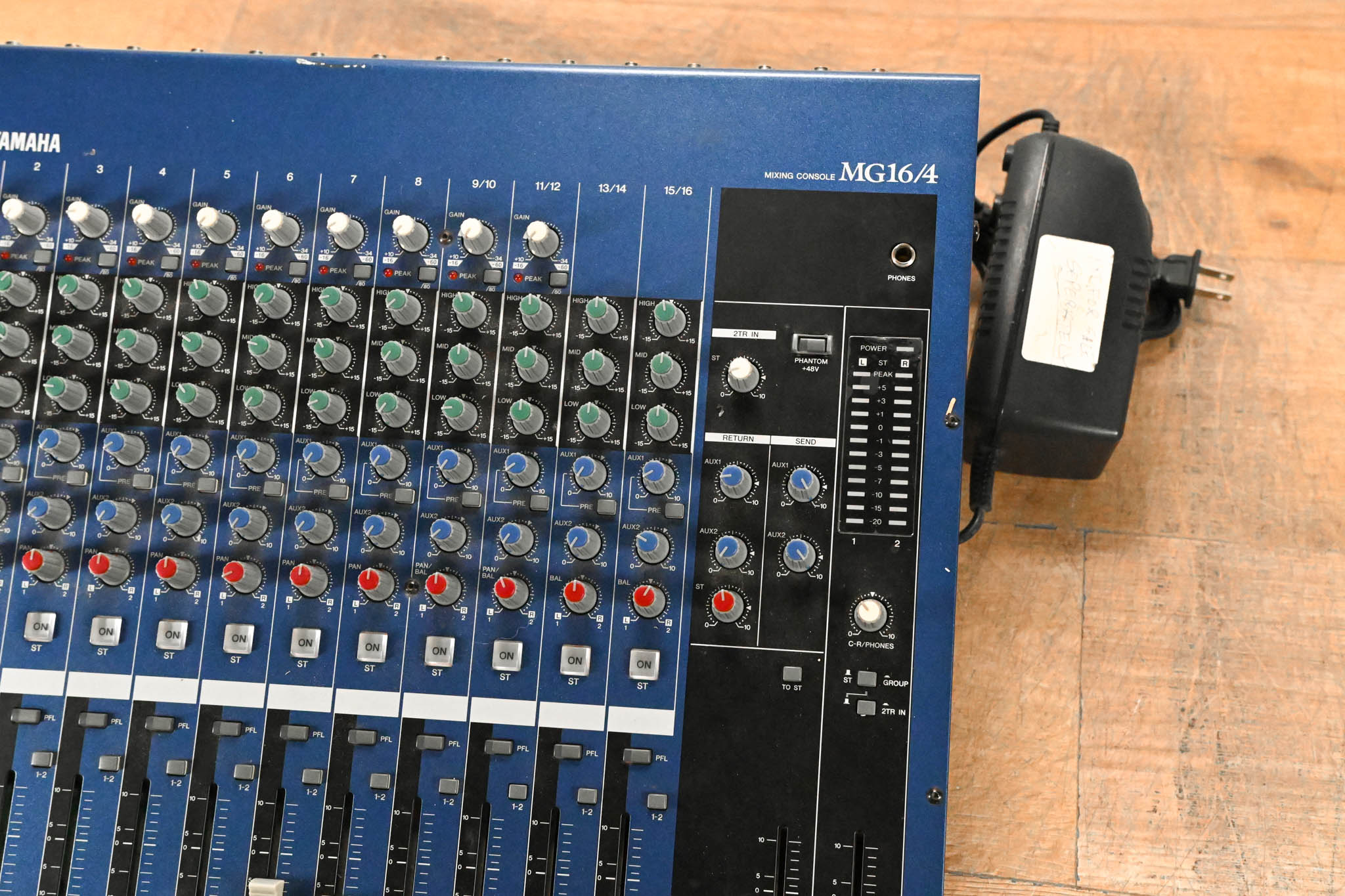 Yamaha MG16/4 16-Channel 4-Bus Analog Mixing Console