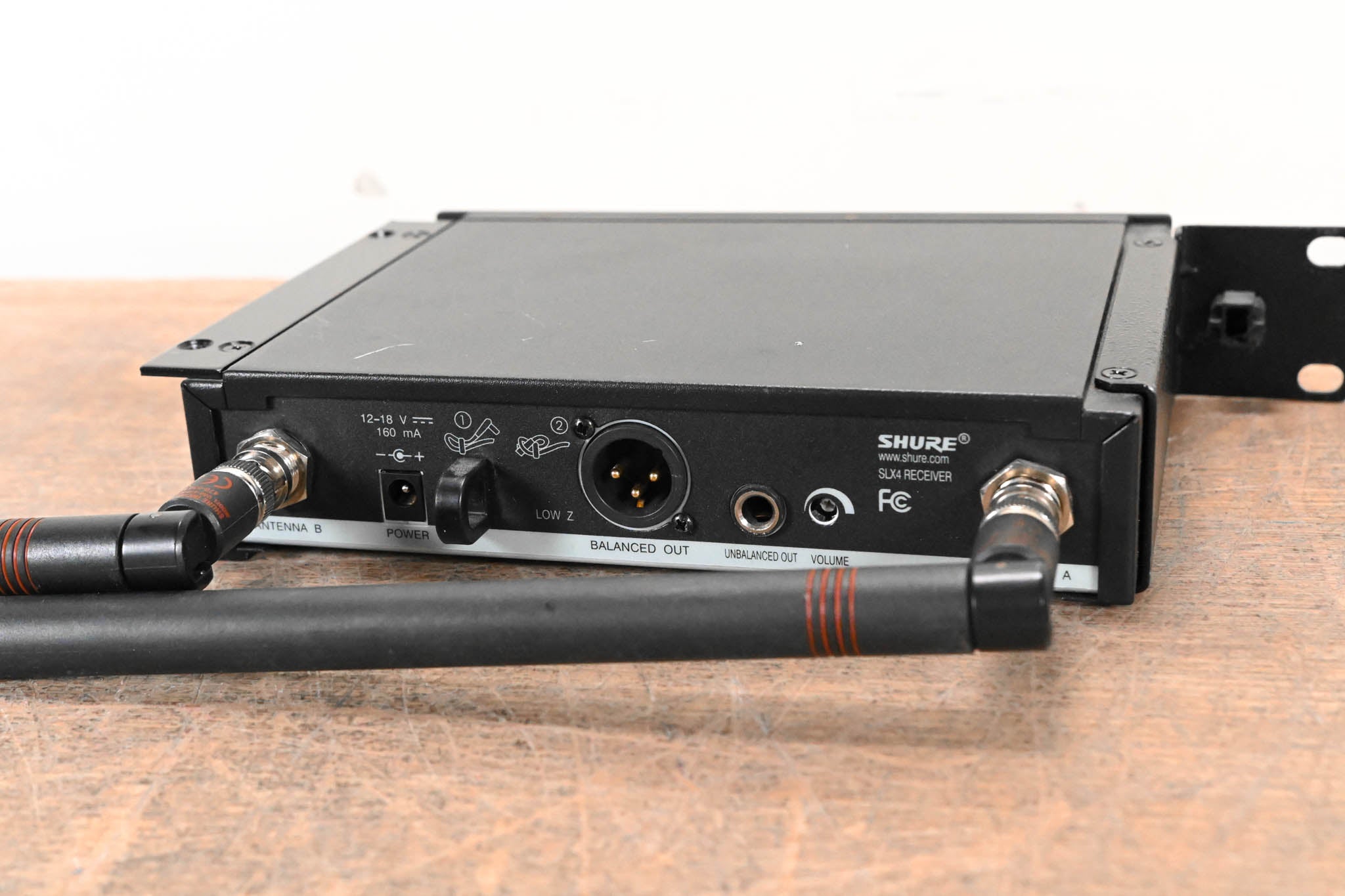 Shure SLX4 Wireless Receiver - G5 Band: 494-518 MHz