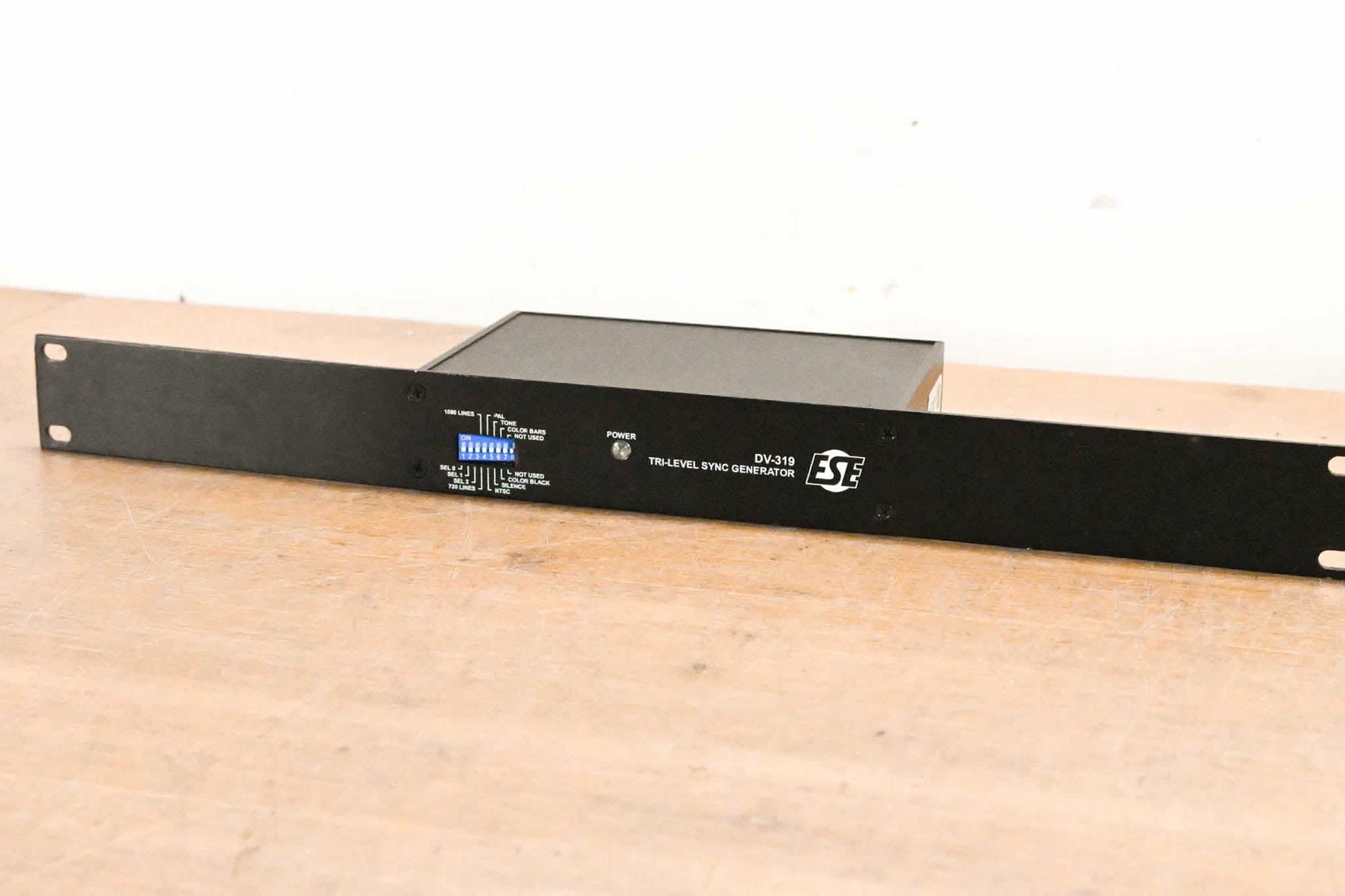 ESE DV-319 HD & SD Sync Generator