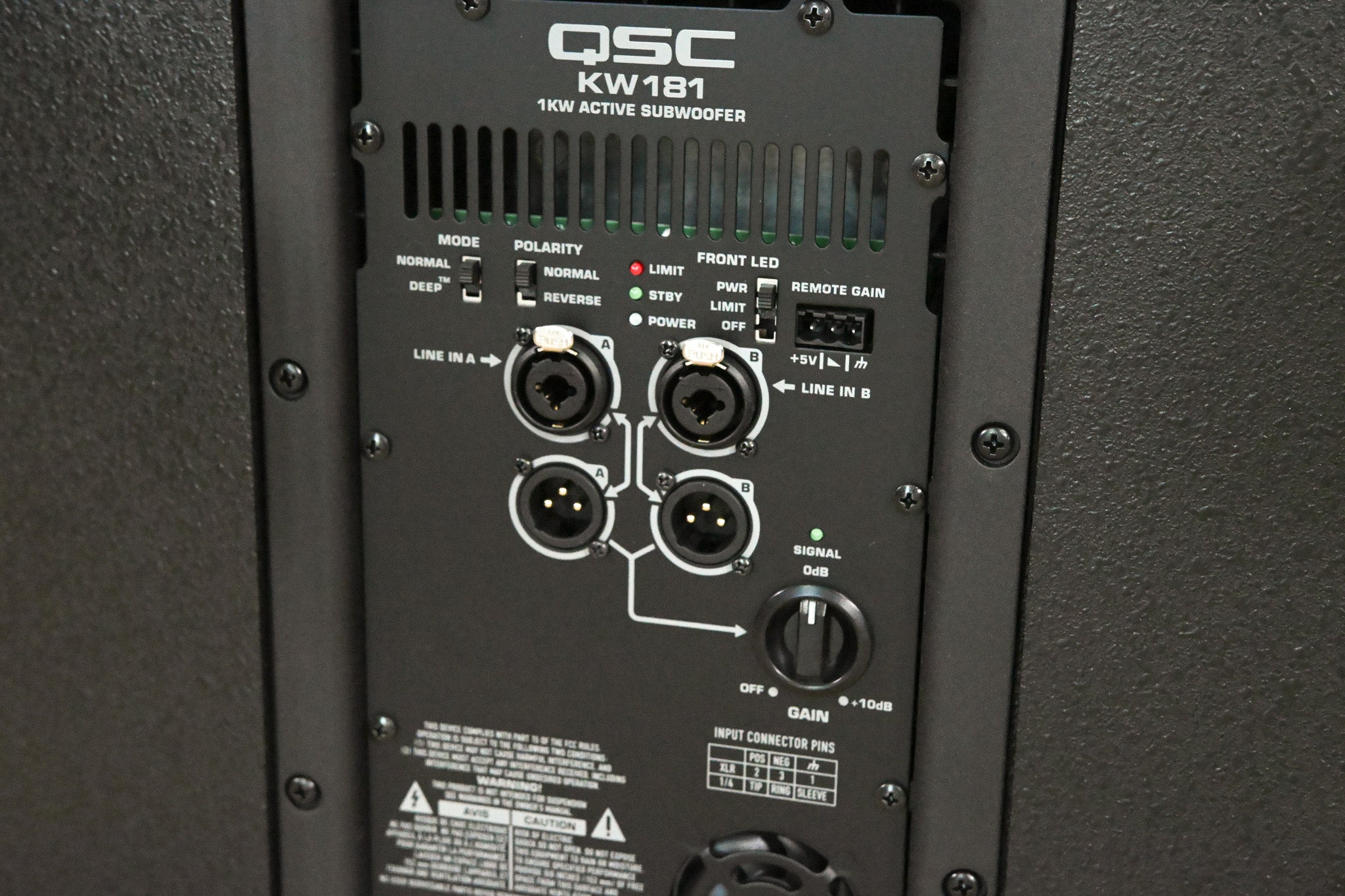 QSC KW181 1000W 18" Powered Subwoofer