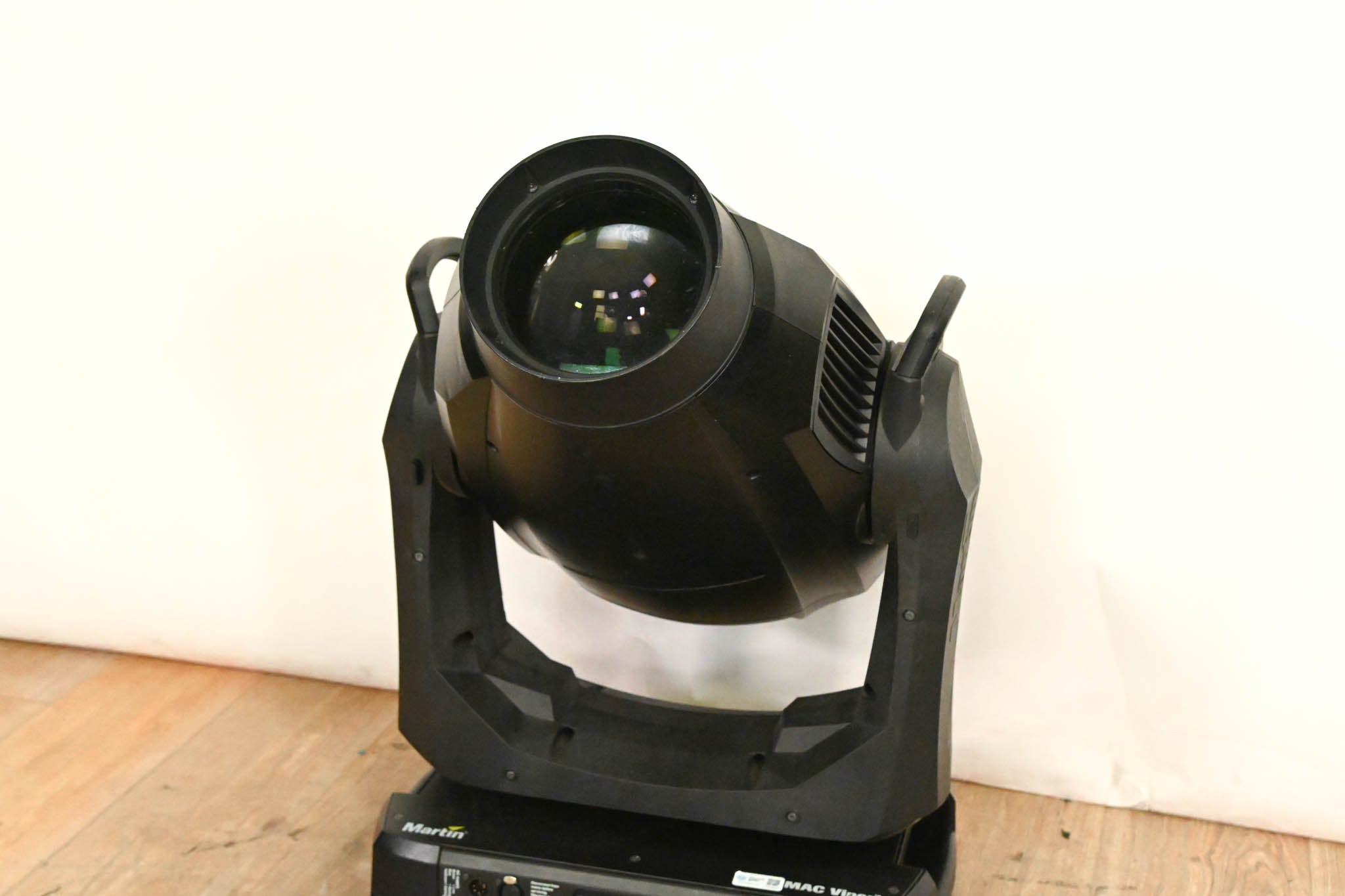 Martin MAC Viper Profile High Output Discharge-Based Moving Light