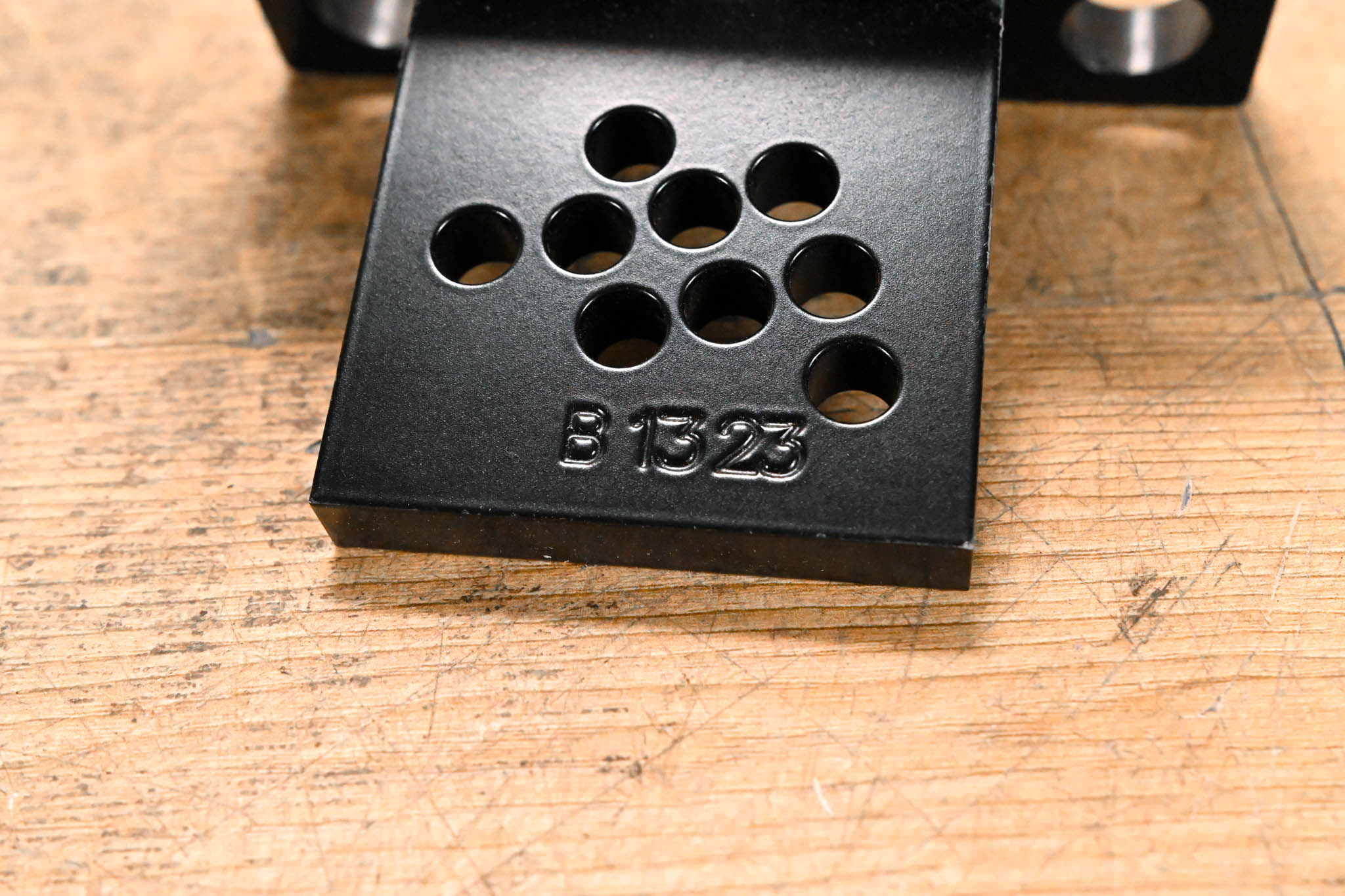 Electro-Voice (EV) HRK-1B Horizontal Mounting Plates for EVF Series